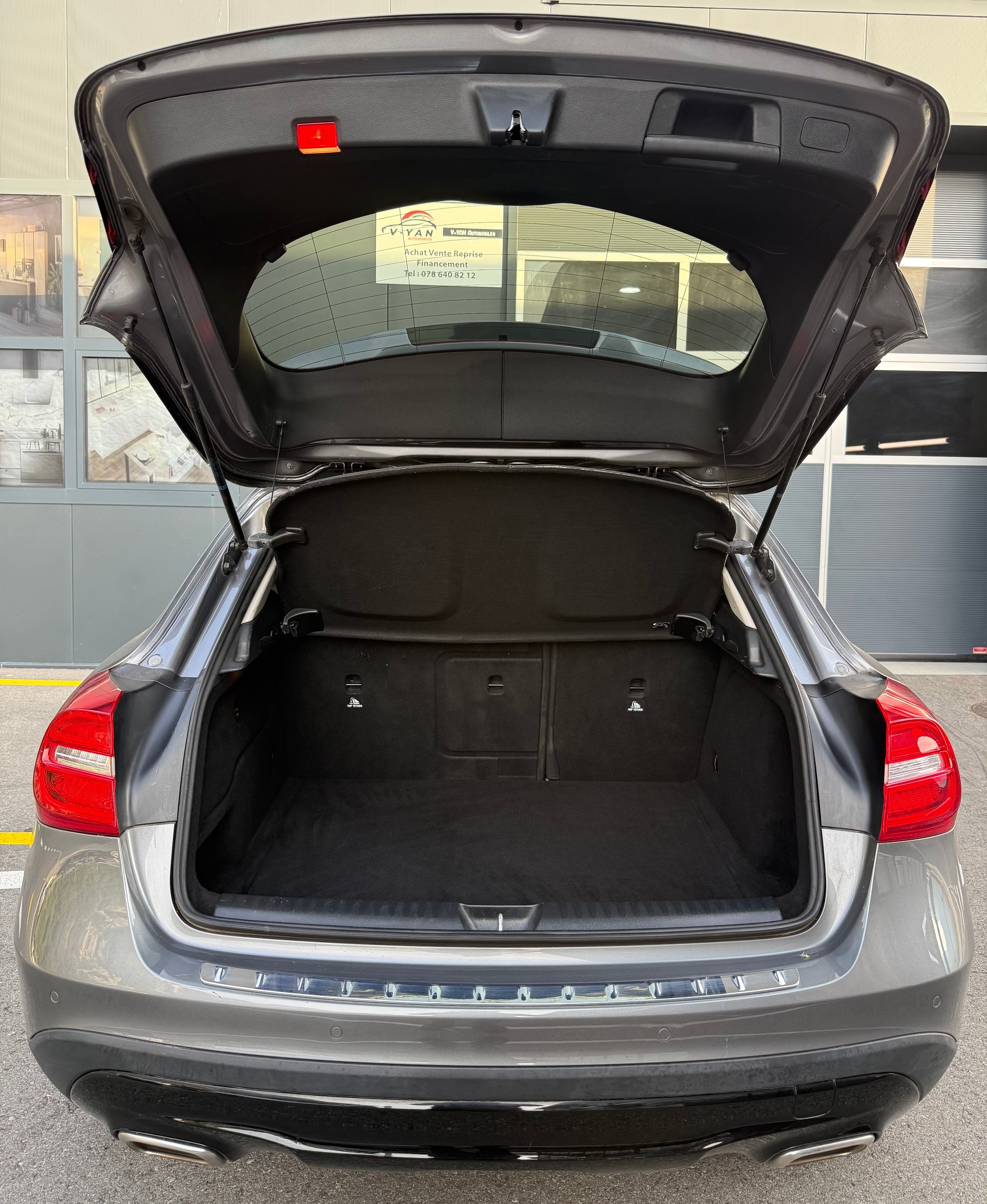 MERCEDES-BENZ GLA 200 Urban 7G-DCT-image-7