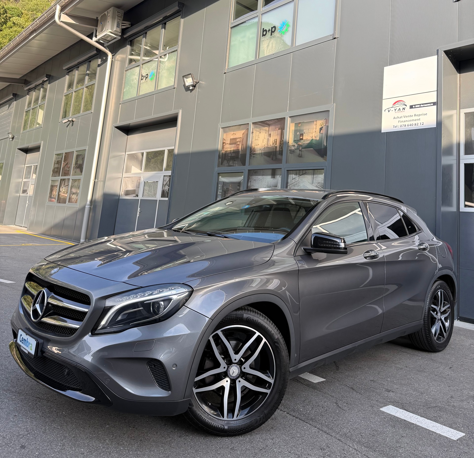 MERCEDES-BENZ GLA 200 Urban 7G-DCT-image-0