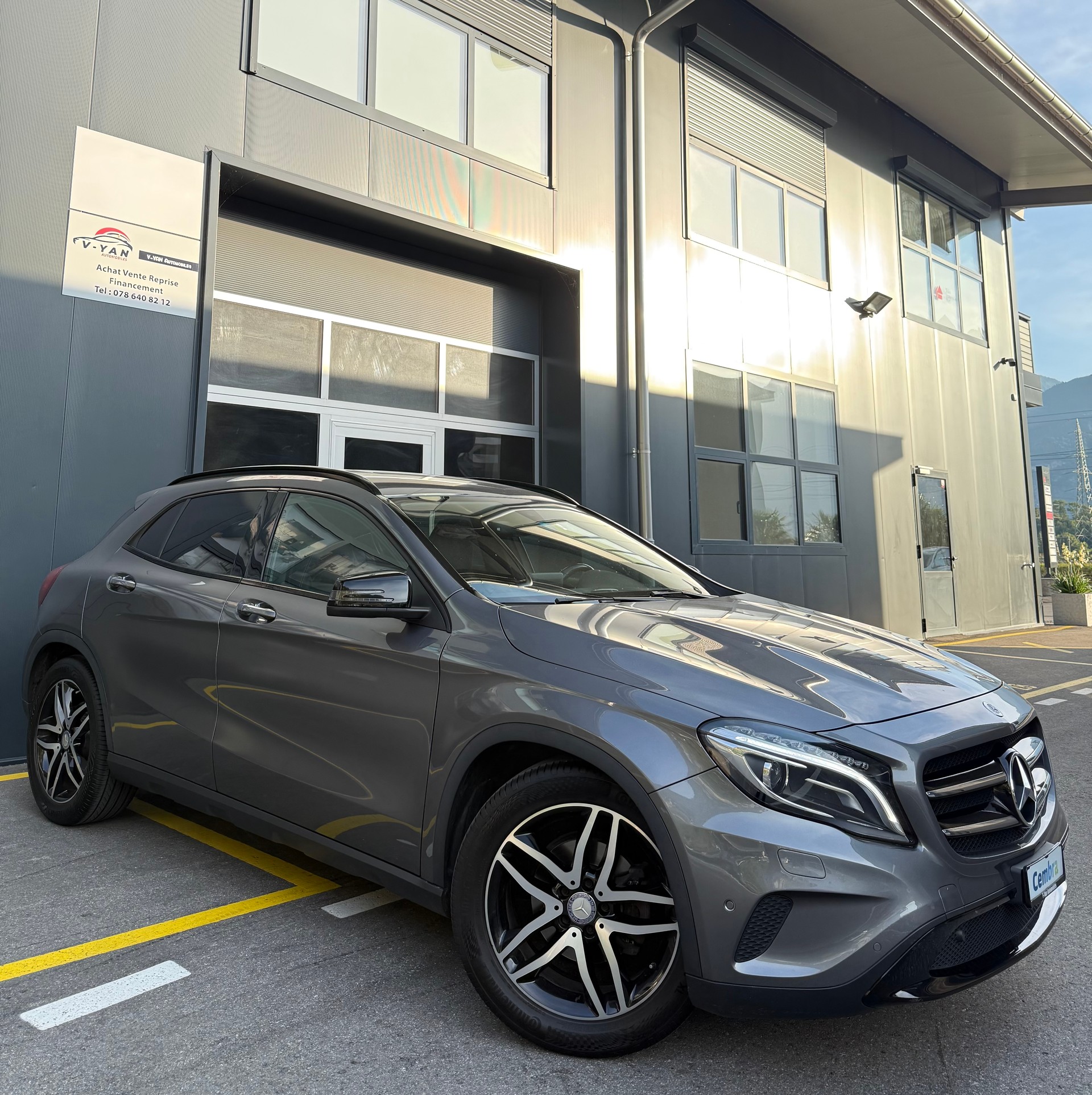 MERCEDES-BENZ GLA 200 Urban 7G-DCT-image-1