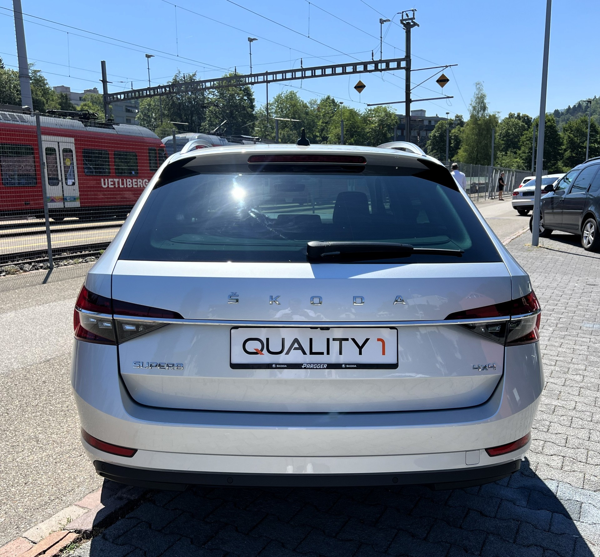 SKODA Superb Combi 2.0 TDi Style 4x4 DSG-image-3