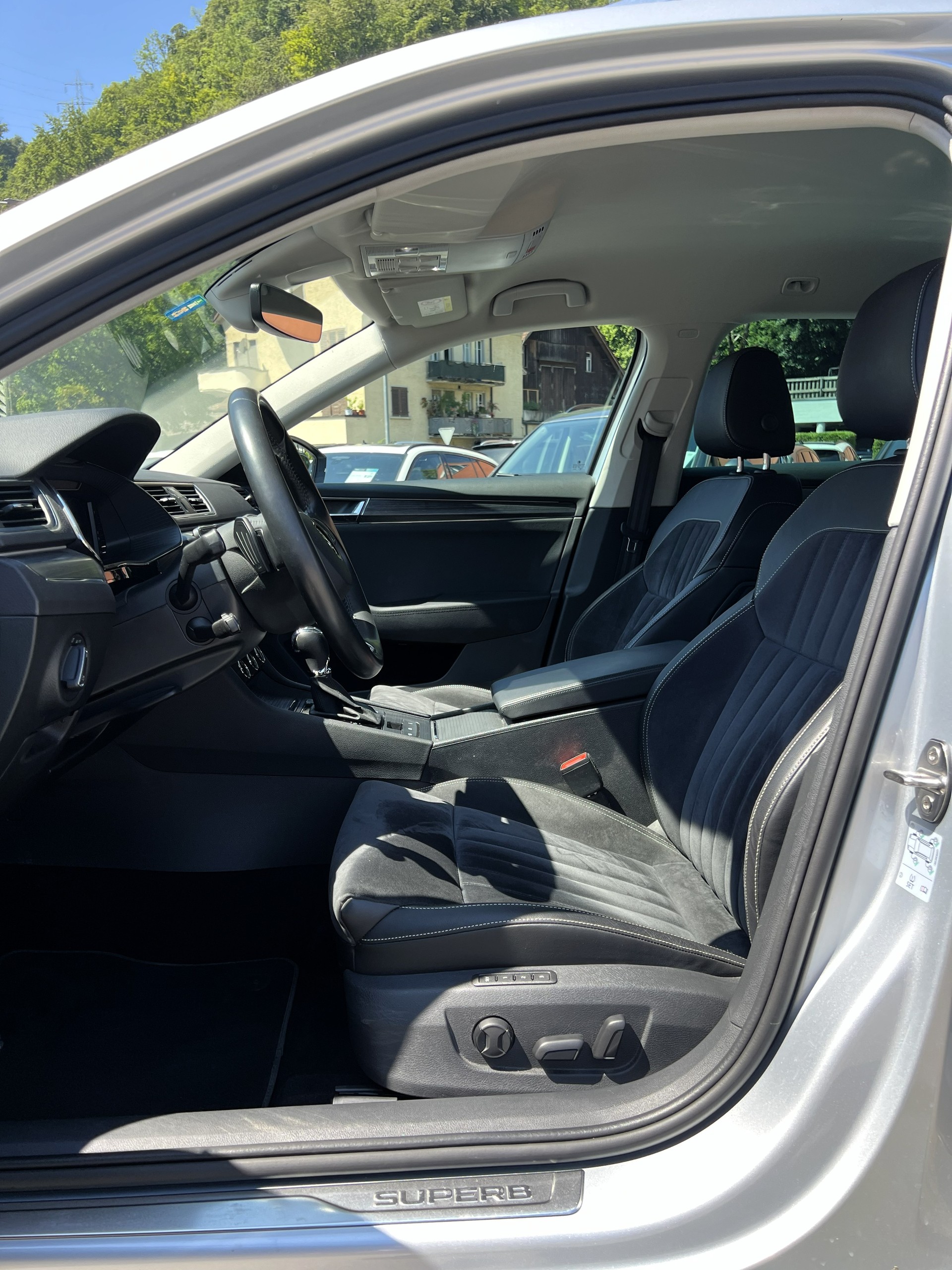SKODA Superb Combi 2.0 TDi Style 4x4 DSG-image-16