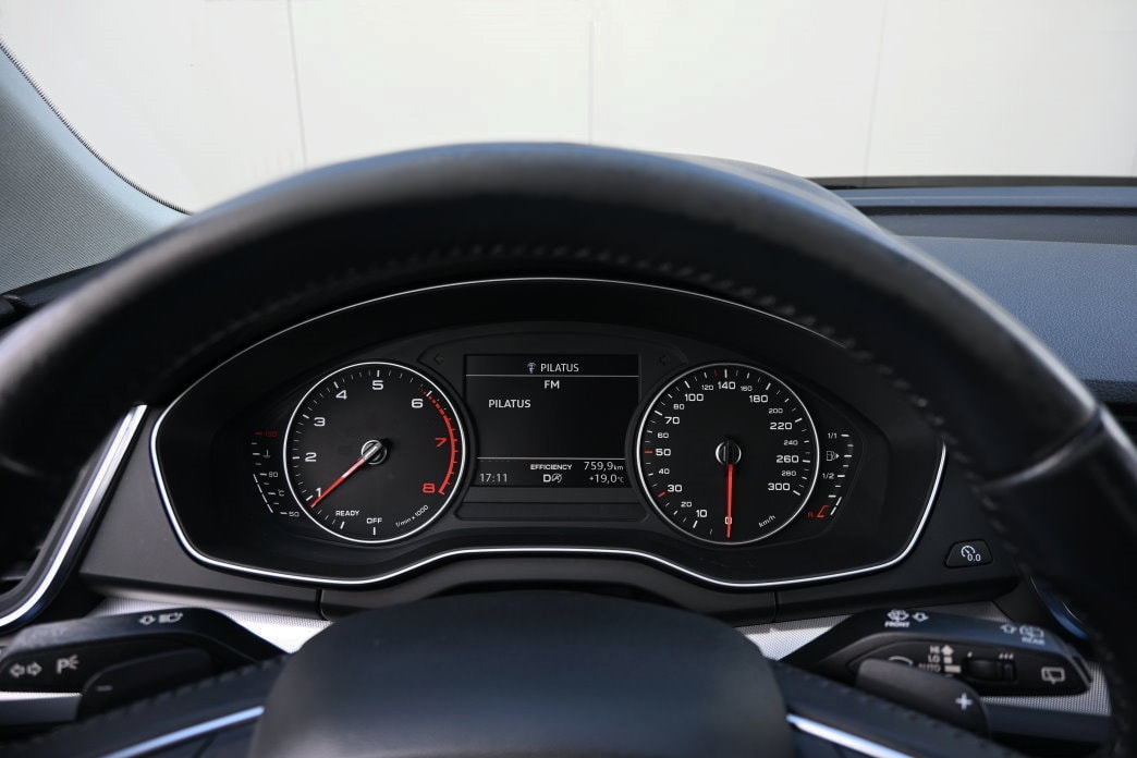 AUDI Q5 2.0 TFSI 45 sport quattro S-tronic-image-10