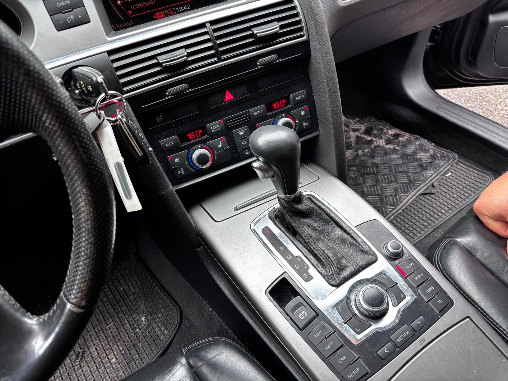 AUDI A6 Avant 3.0 V6 TDI quattro-image-4