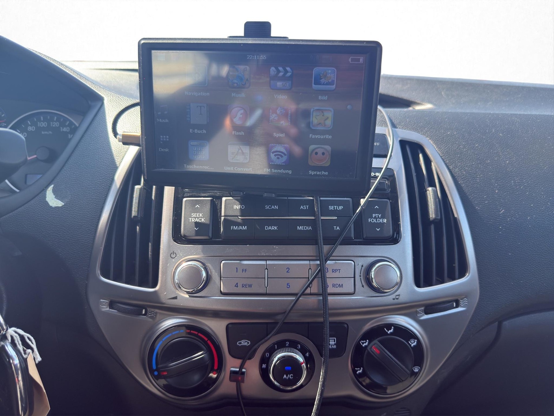HYUNDAI i20 1.2 Vertex-image-17
