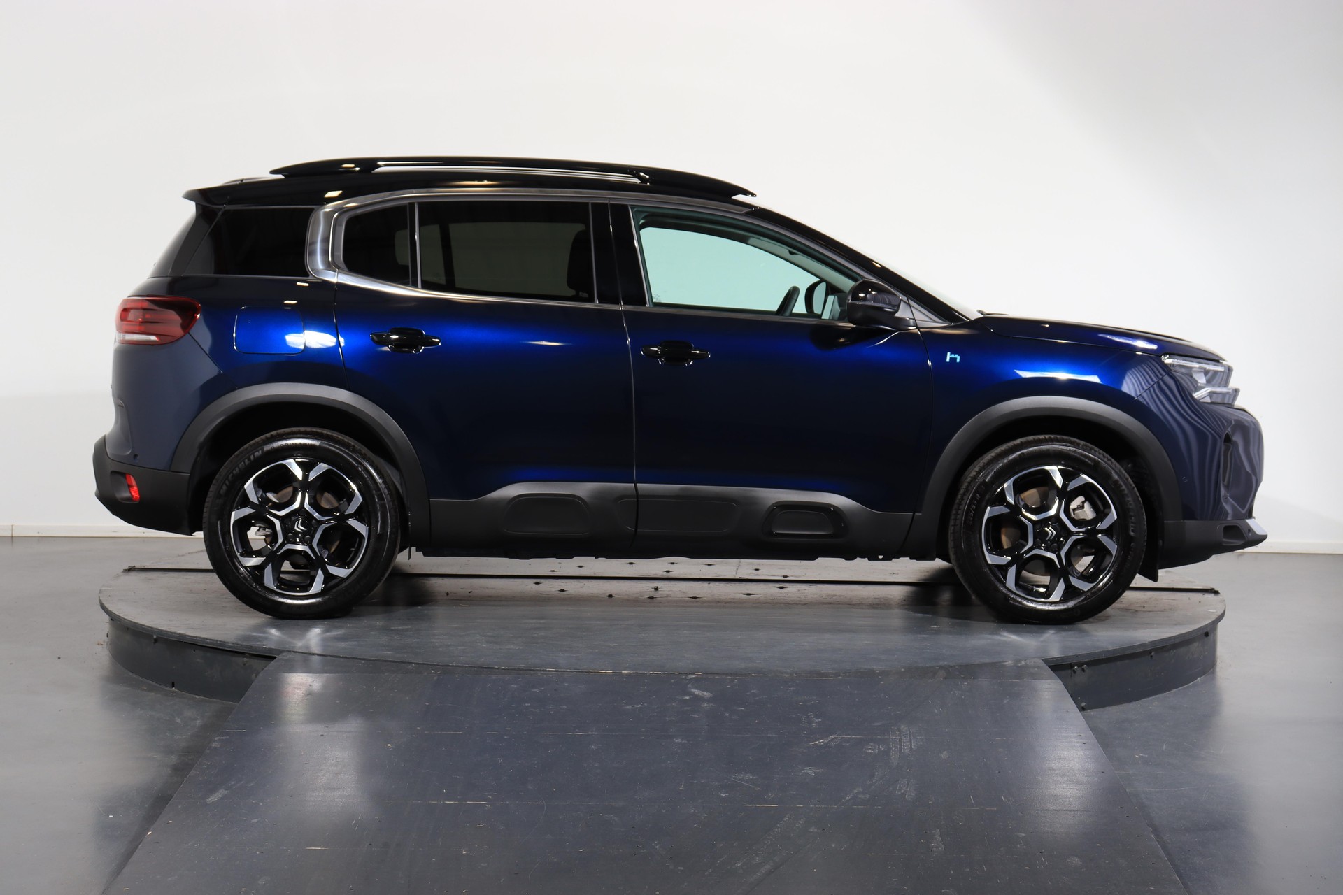 CITROEN C5 Aircross 1.6 Plug-in Hybrid Max-showroom-element-1