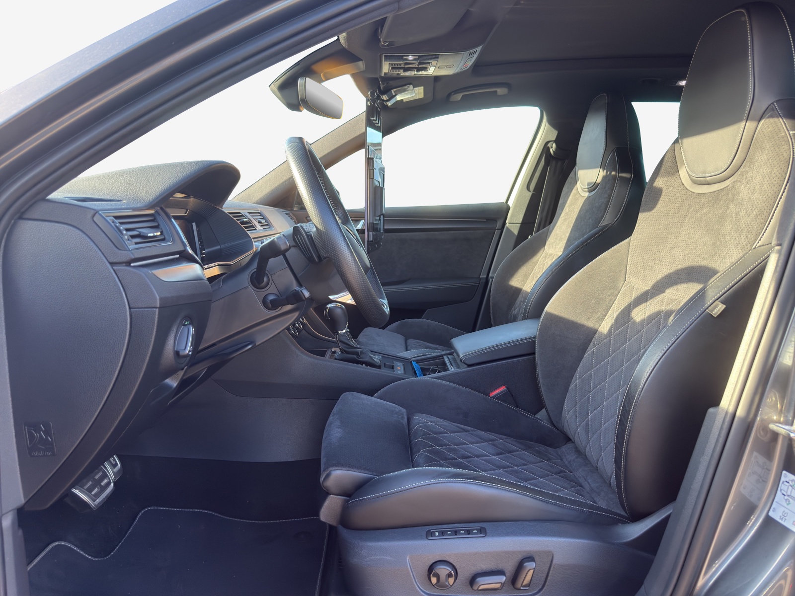 SKODA Superb 1.4 TSI Sport Line PHEV DSG-image-11