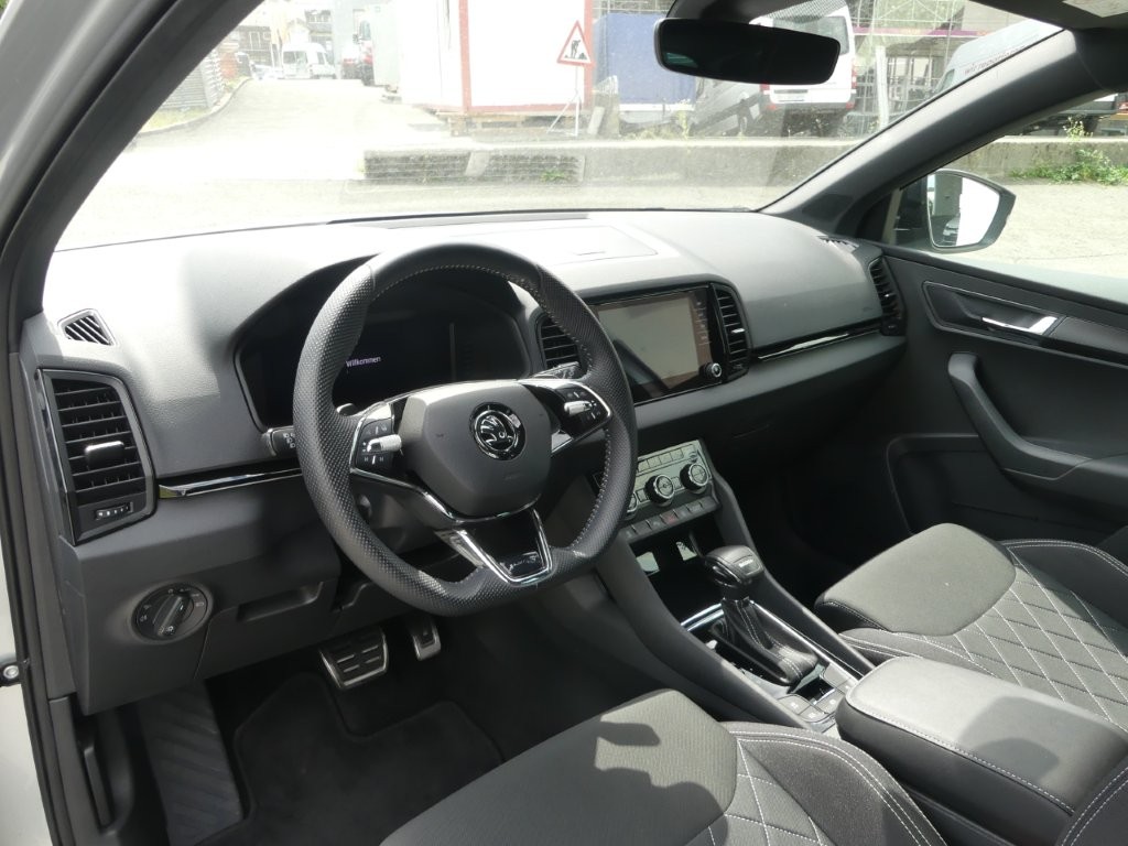 SKODA Karoq 1.5 TSI SportLine DSG-image-6