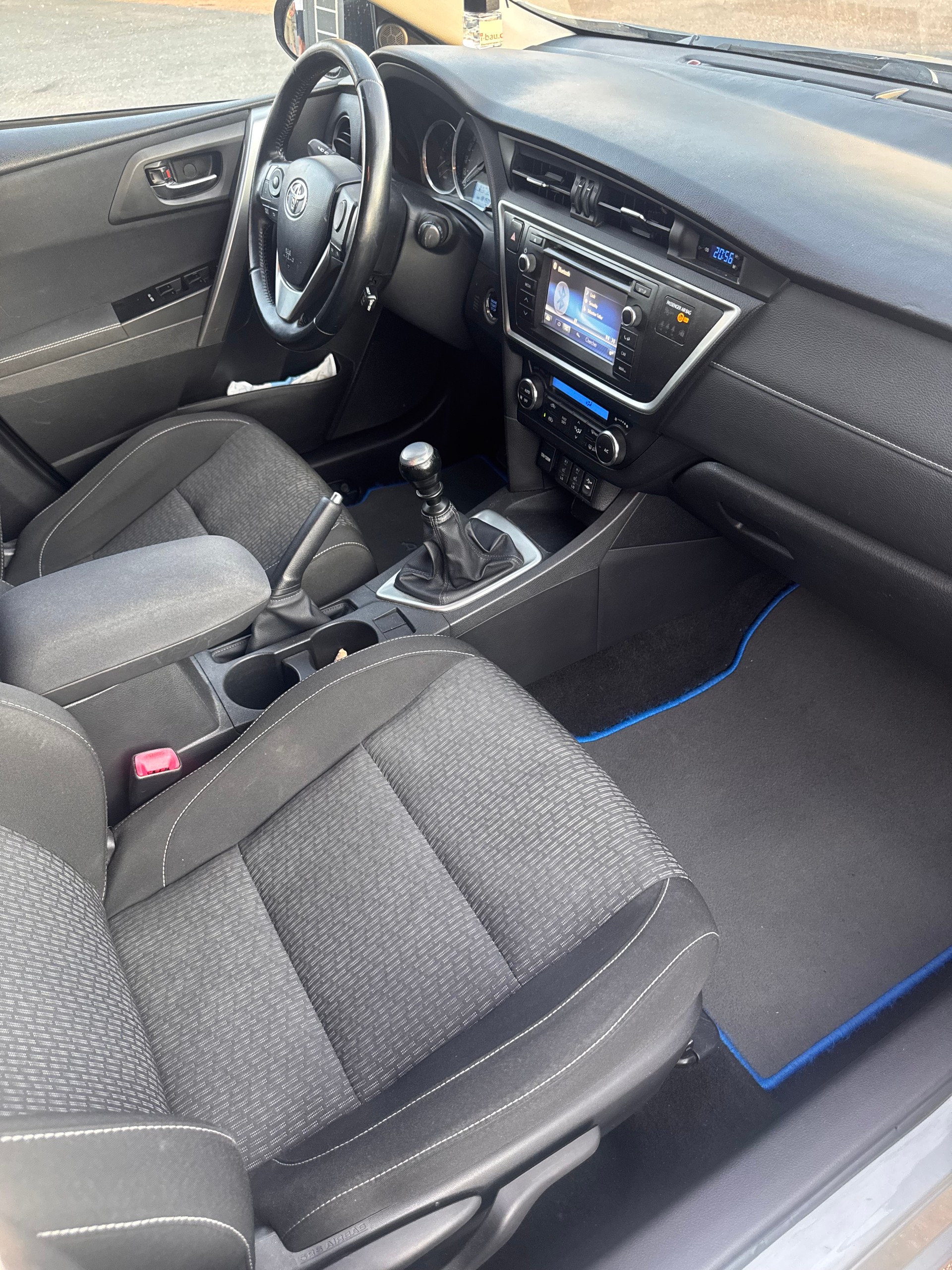 TOYOTA Auris 1.6 Trend-image-10