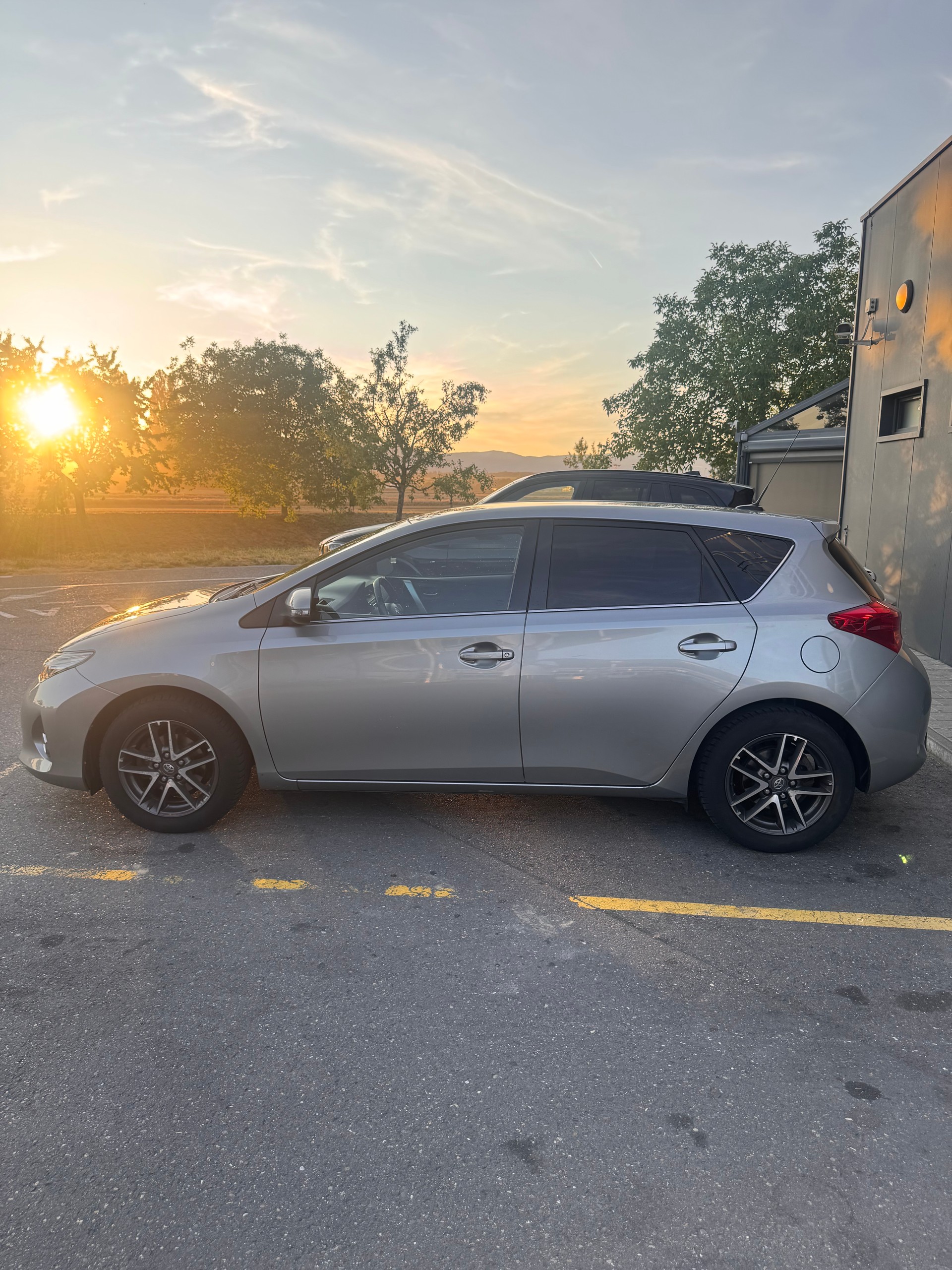 TOYOTA Auris 1.6 Trend-image-2