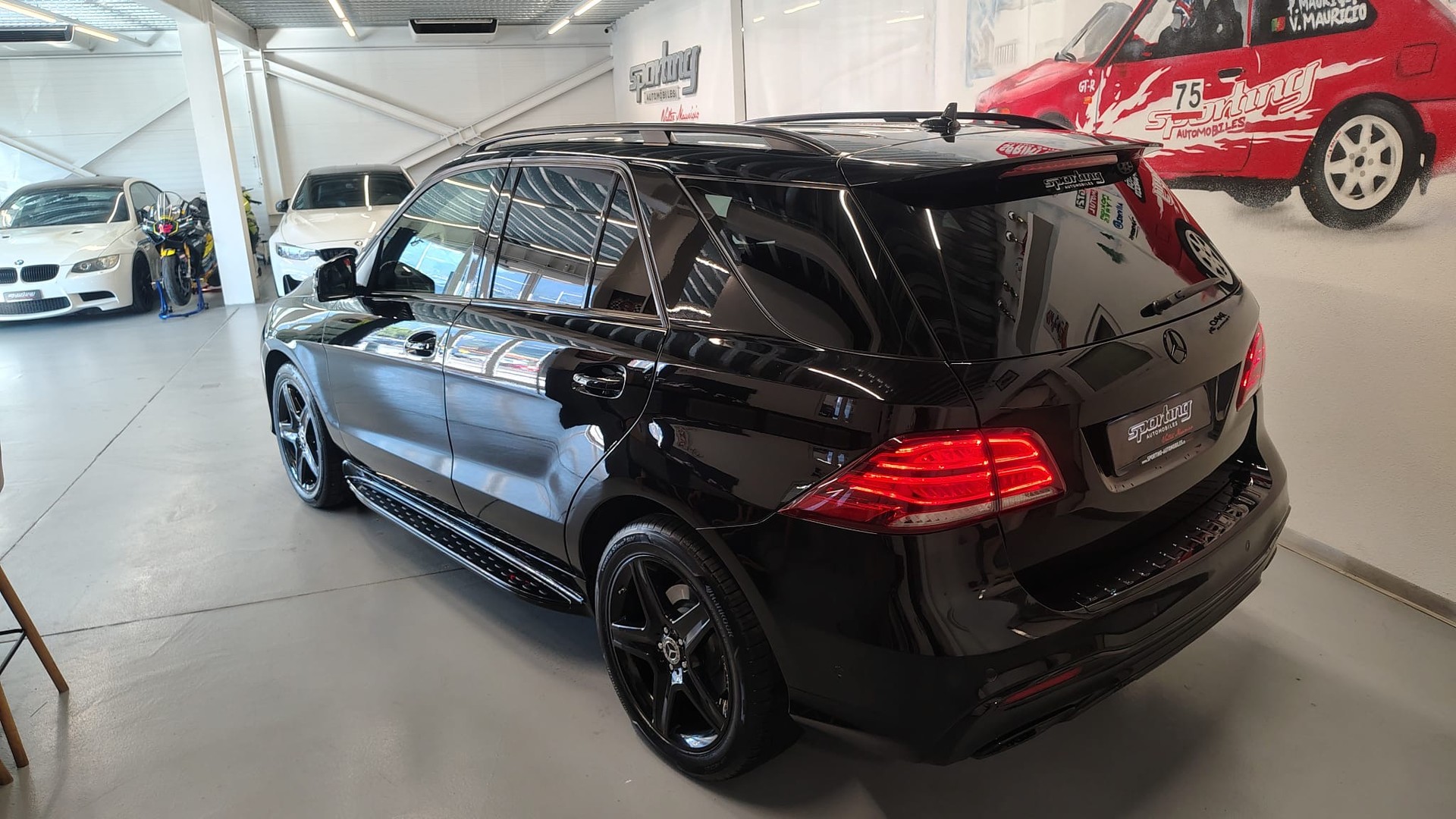 MERCEDES-BENZ GLE 250 d AMG 4Matic 9G-Tronic-image-4