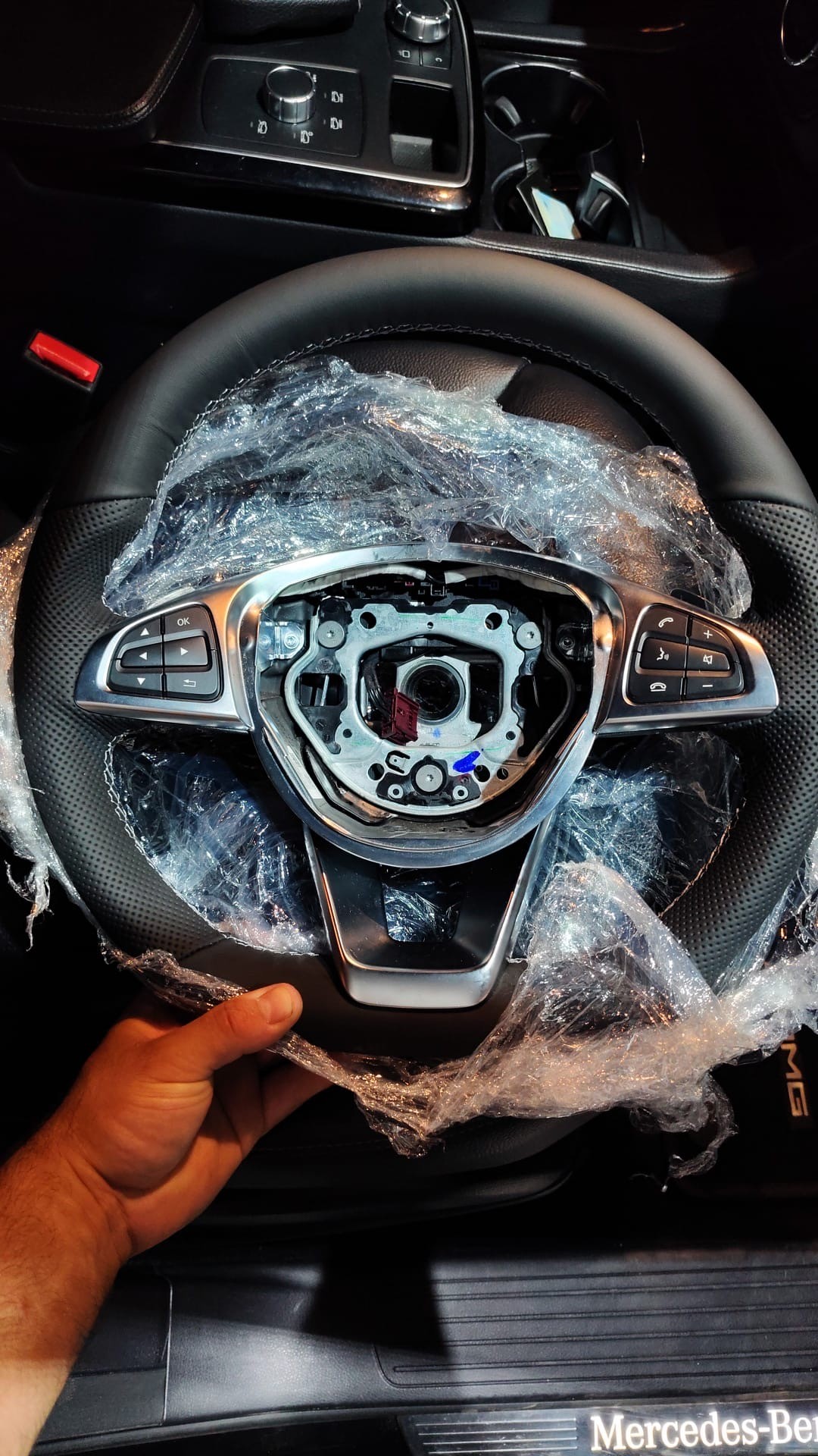 MERCEDES-BENZ GLE 250 d AMG 4Matic 9G-Tronic-image-14