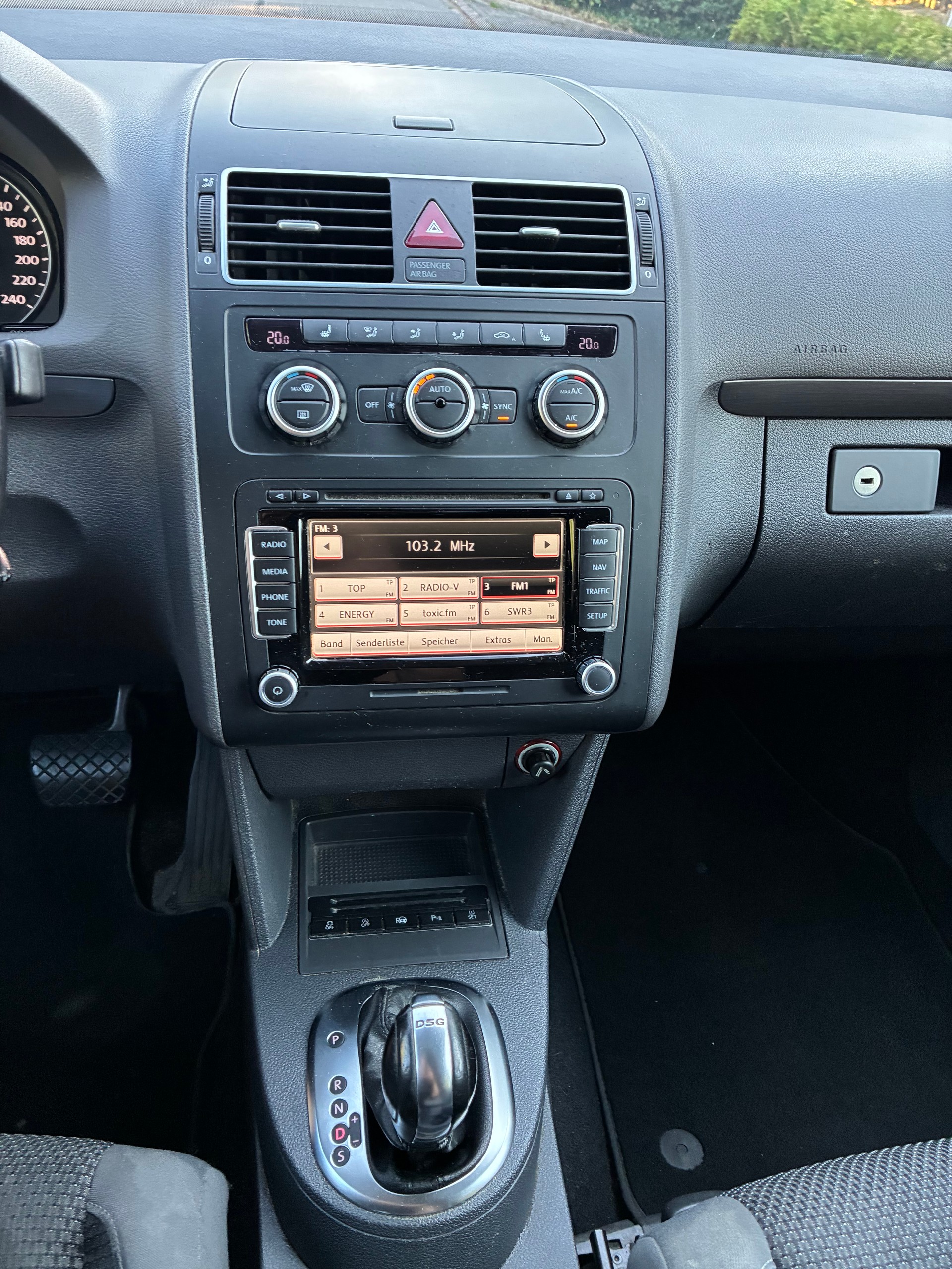 VW Touran 2.0 TDI BMT Comfortline DSG-image-7