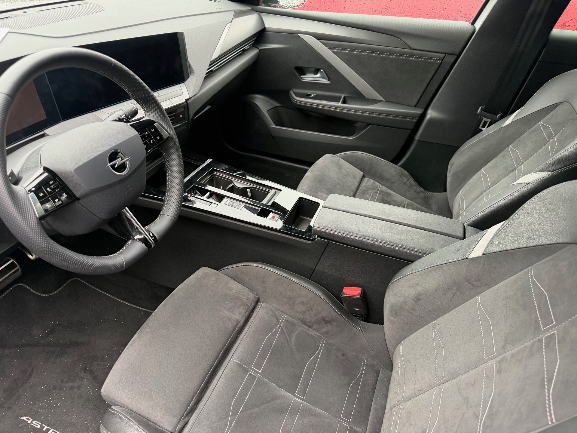 OPEL Astra 1.6 PHEV Turbo Swiss Plus A-image-5
