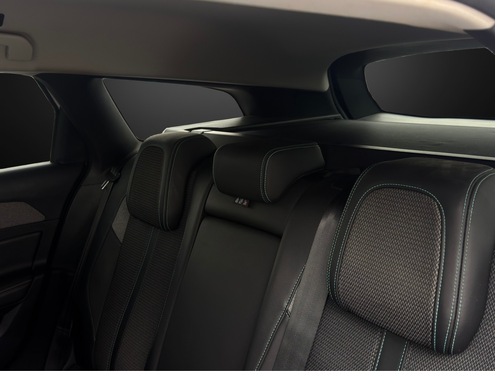 PEUGEOT 308 SW 1.5 BlueHDI Allure Pack EAT8-image-14