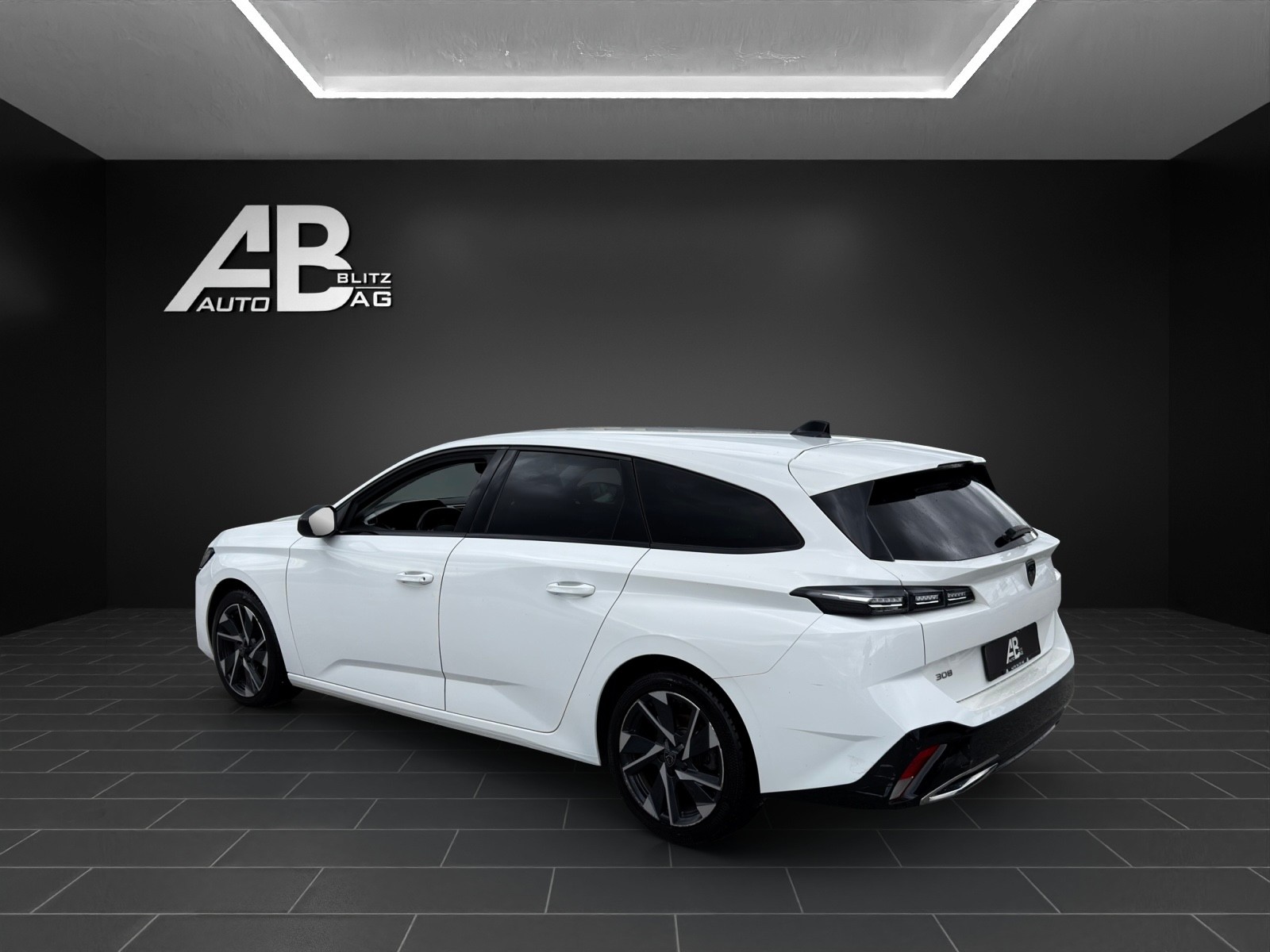PEUGEOT 308 SW 1.5 BlueHDI Allure Pack EAT8-showroom-element-2