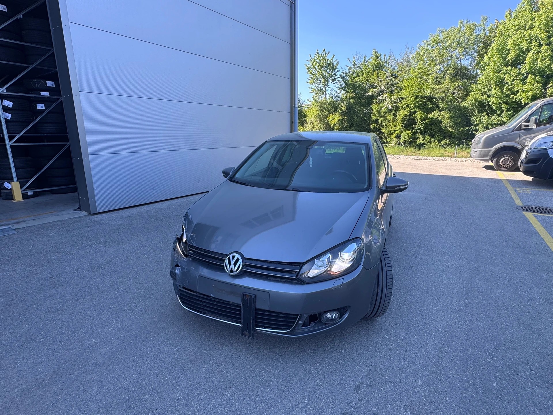 VW Golf 2.0 TDI Highline-showroom-element-2