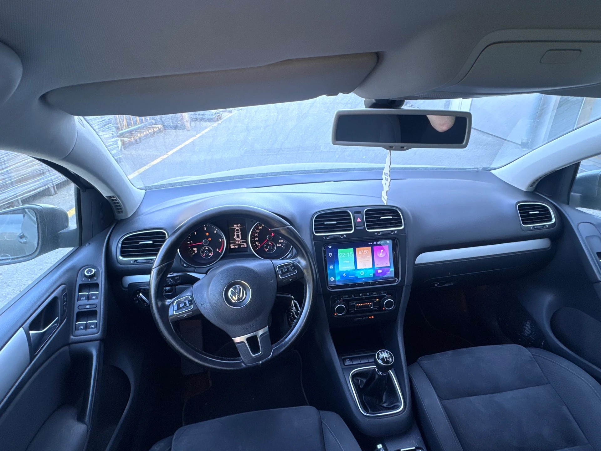 VW Golf 2.0 TDI Highline-image-15