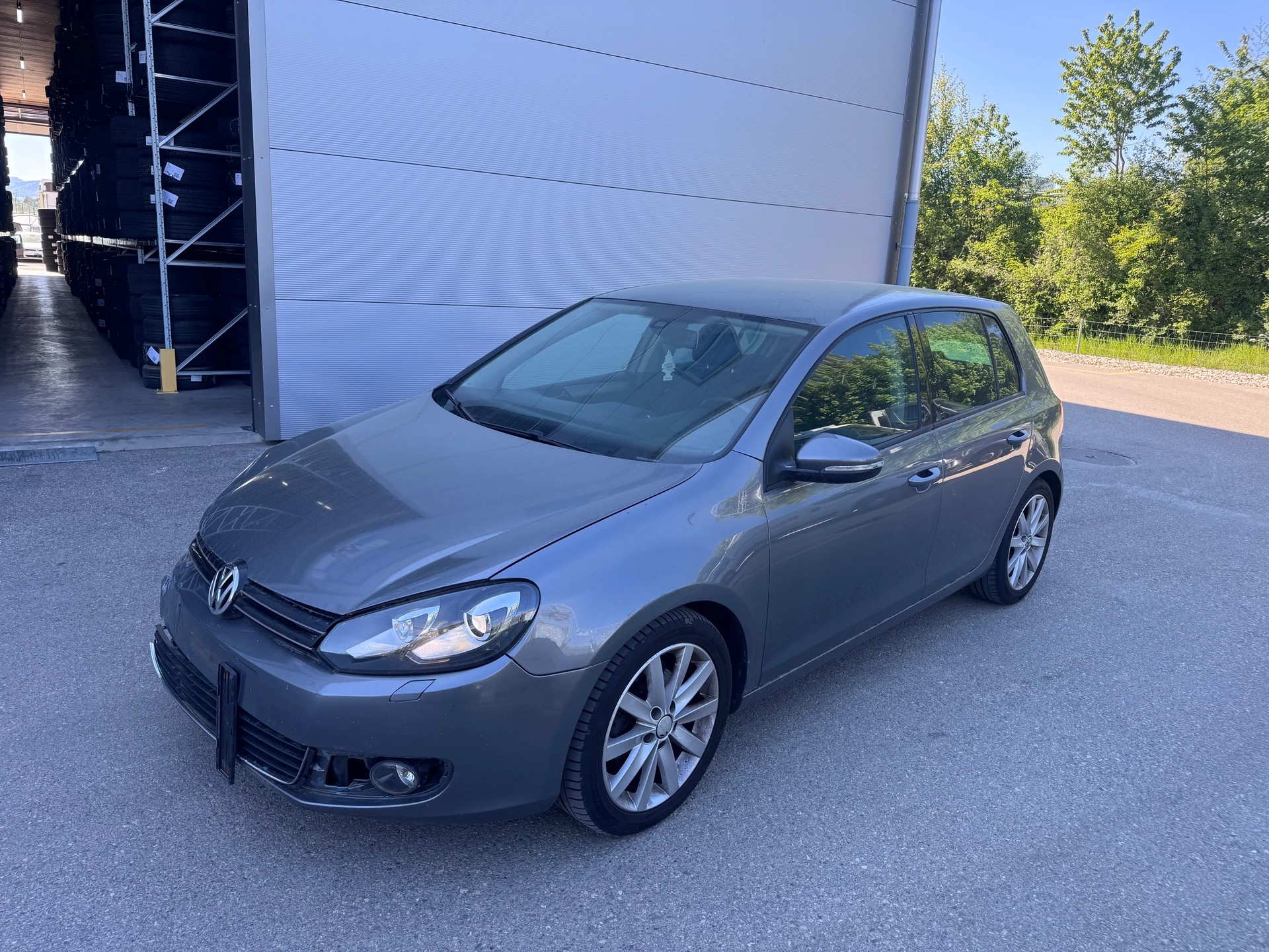 VW Golf 2.0 TDI Highline-showroom-element-3