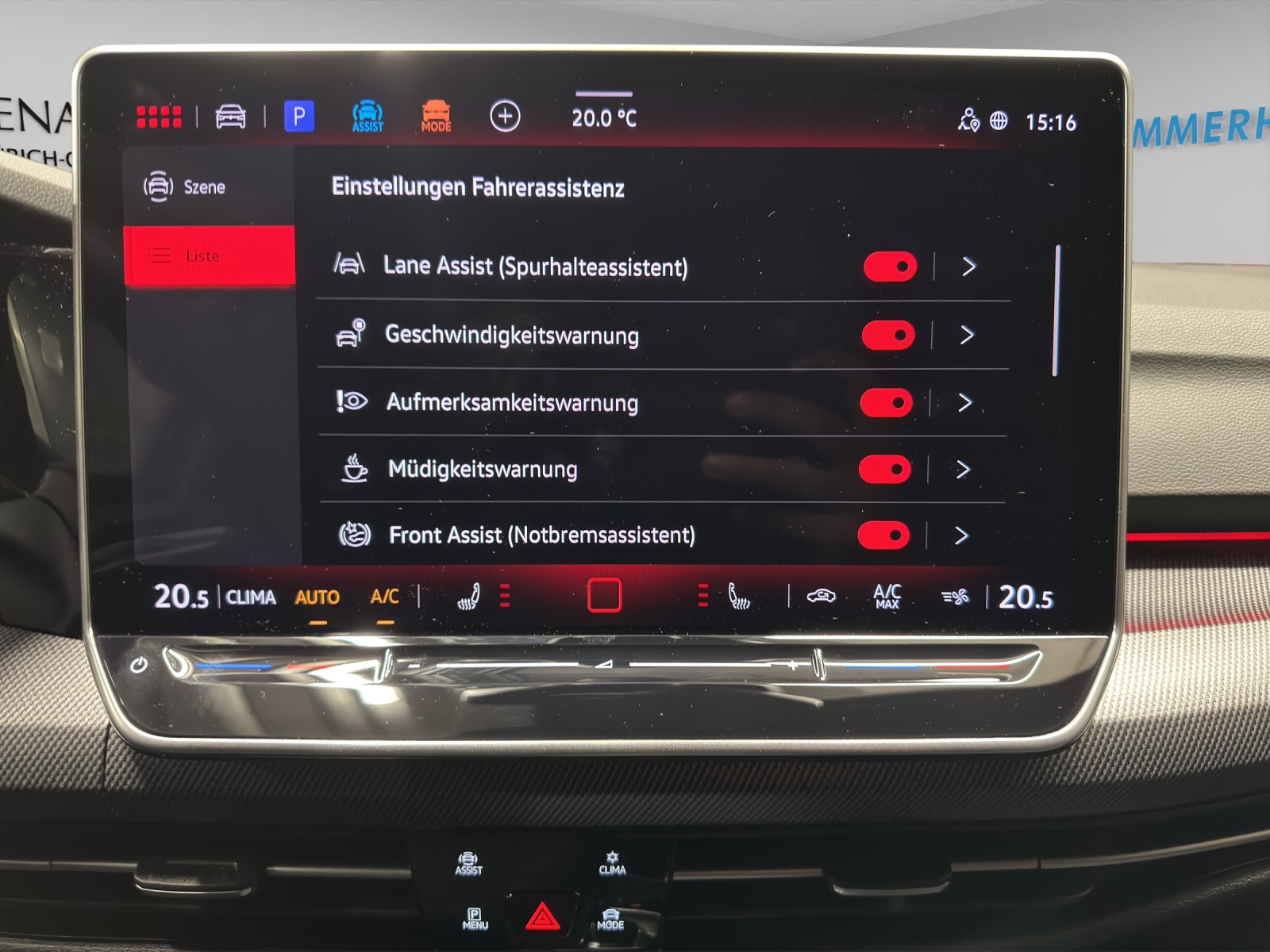 VW Golf VIII 1.5 eTSI R-Line DSG-image-9