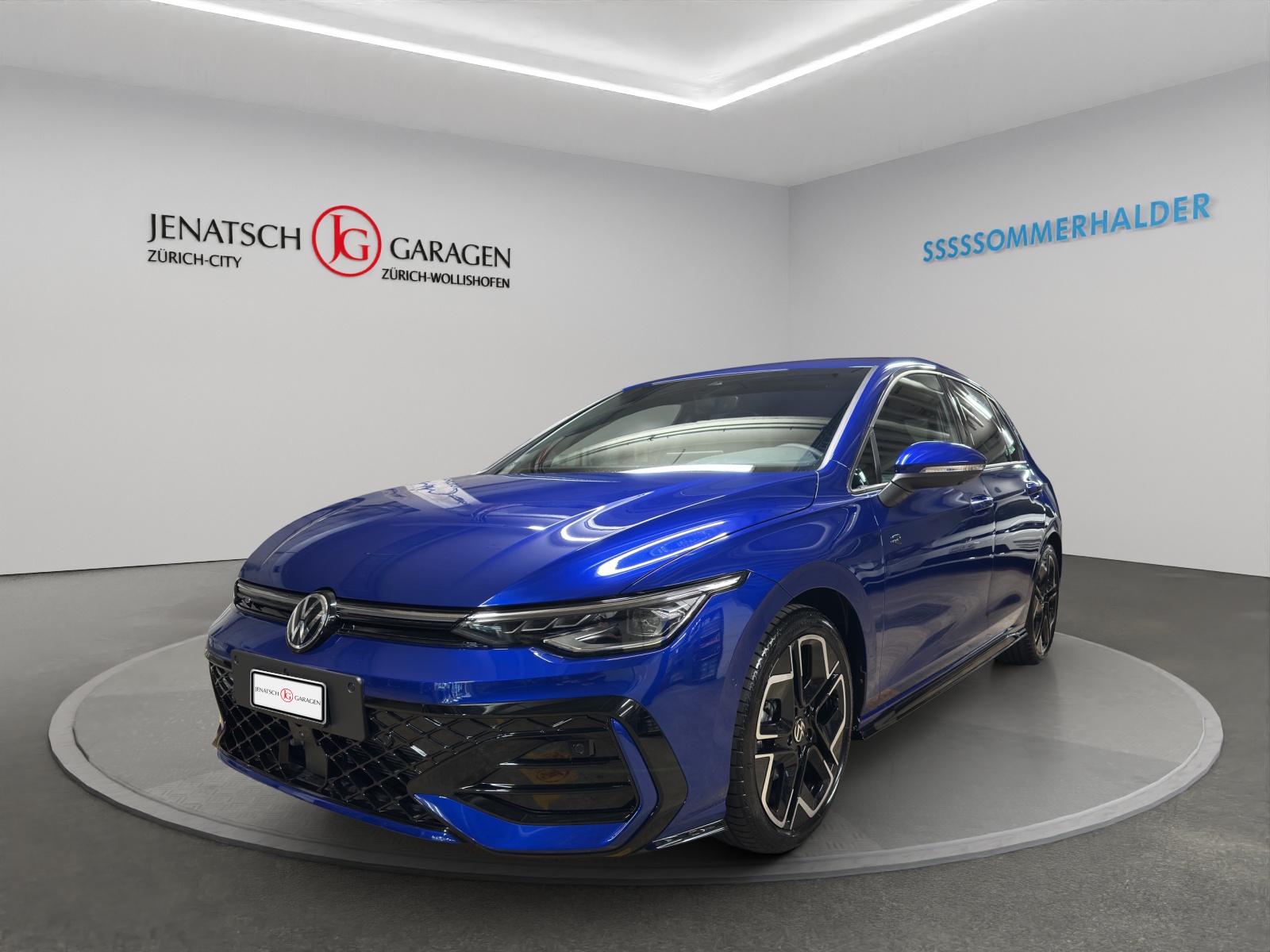 VW Golf VIII 1.5 eTSI R-Line DSG-image-1