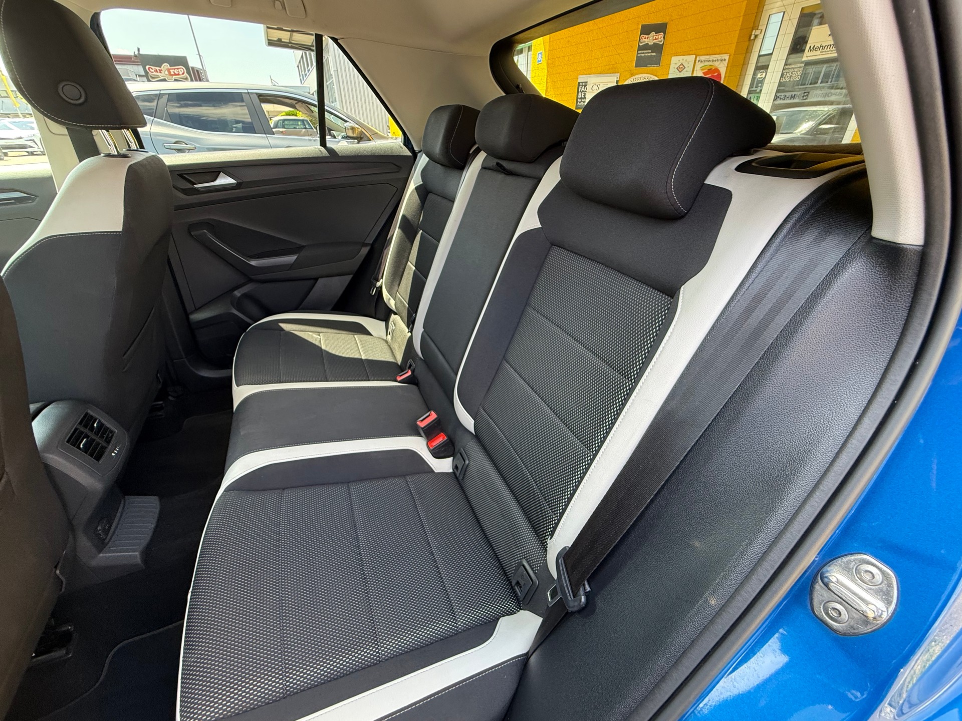VW T-Roc 1.5 TSI EVO Advance-image-14