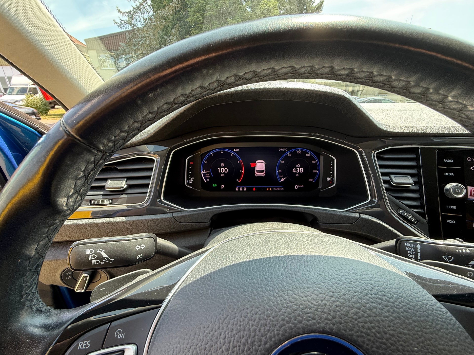 VW T-Roc 1.5 TSI EVO Advance-image-9