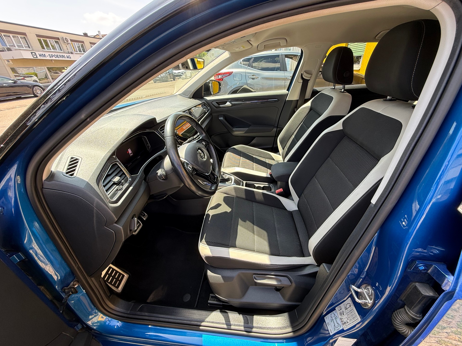 VW T-Roc 1.5 TSI EVO Advance-image-5