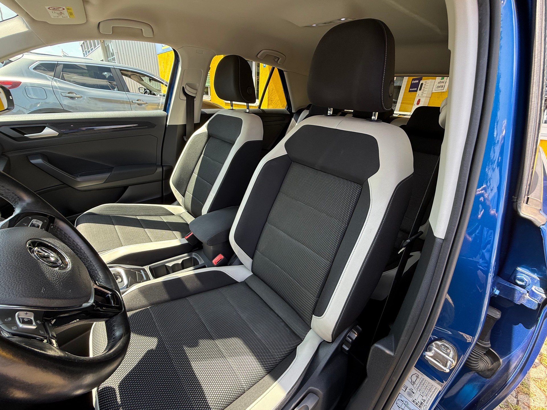 VW T-Roc 1.5 TSI EVO Advance-image-6
