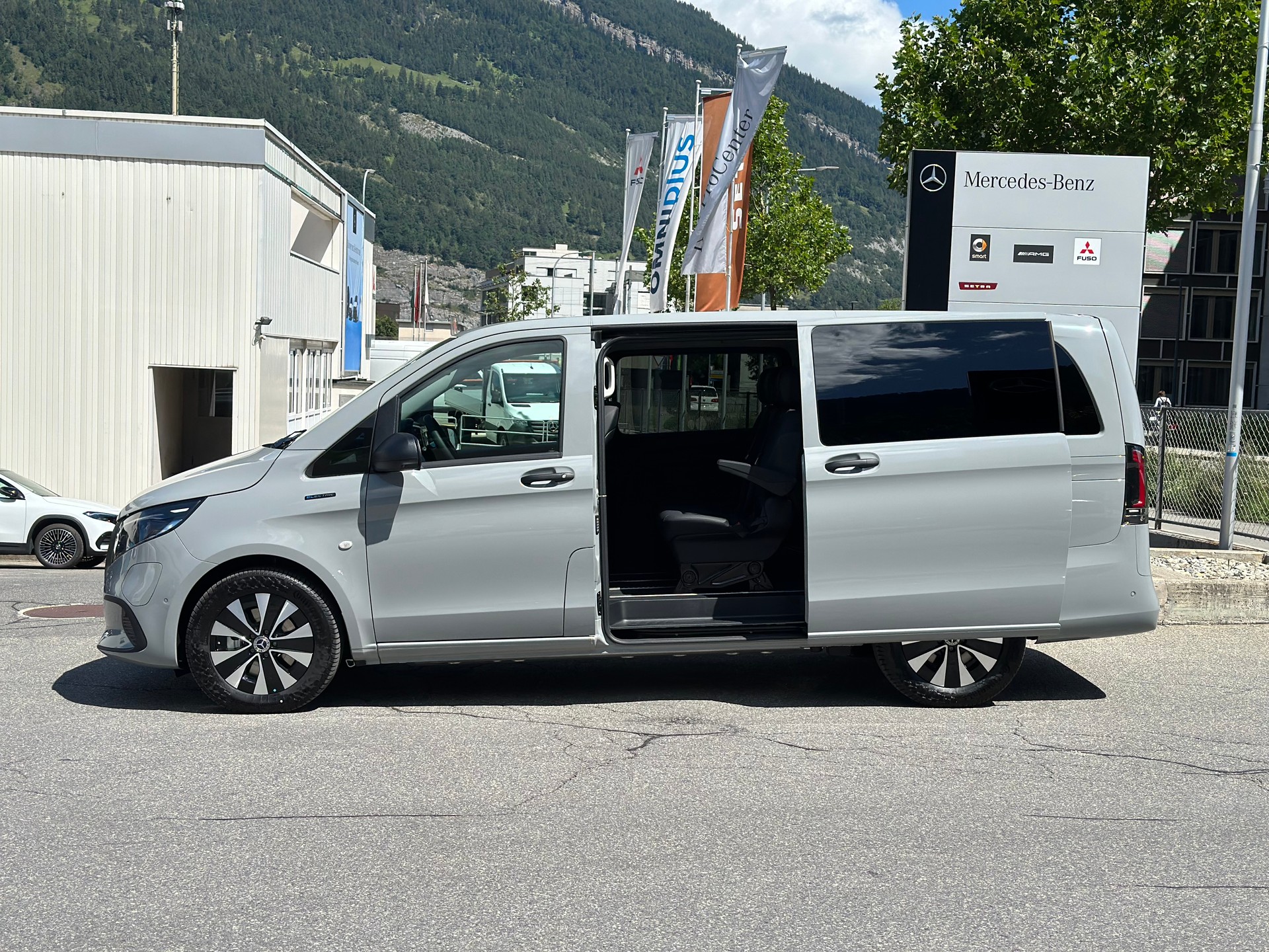 MERCEDES-BENZ eVito 129 KB TOURER PRO Lang 4x2-image-7
