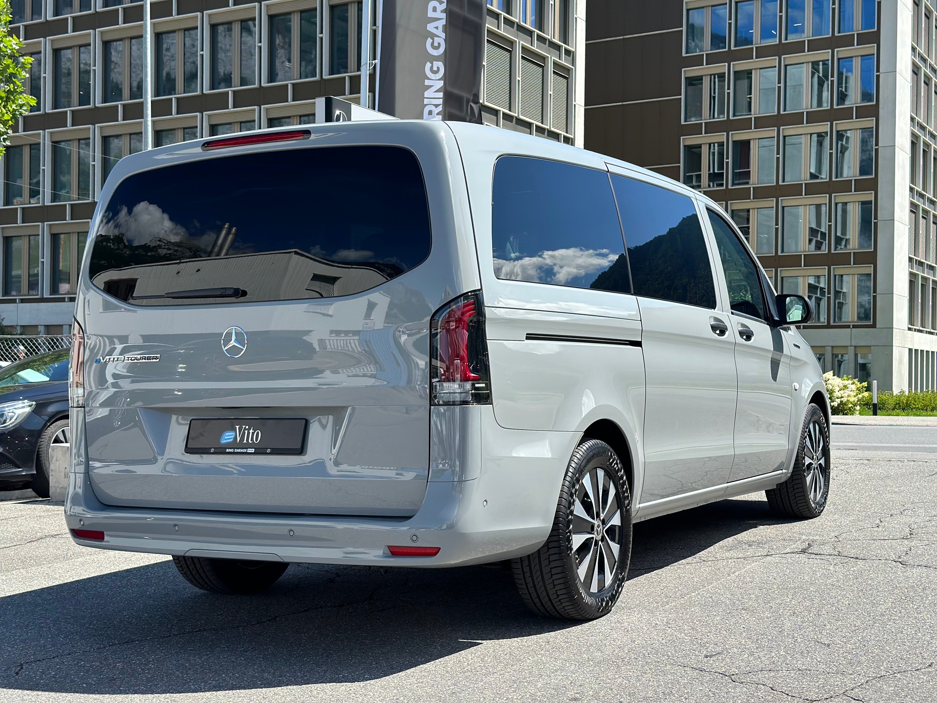MERCEDES-BENZ eVito 129 KB TOURER PRO Lang 4x2-image-16