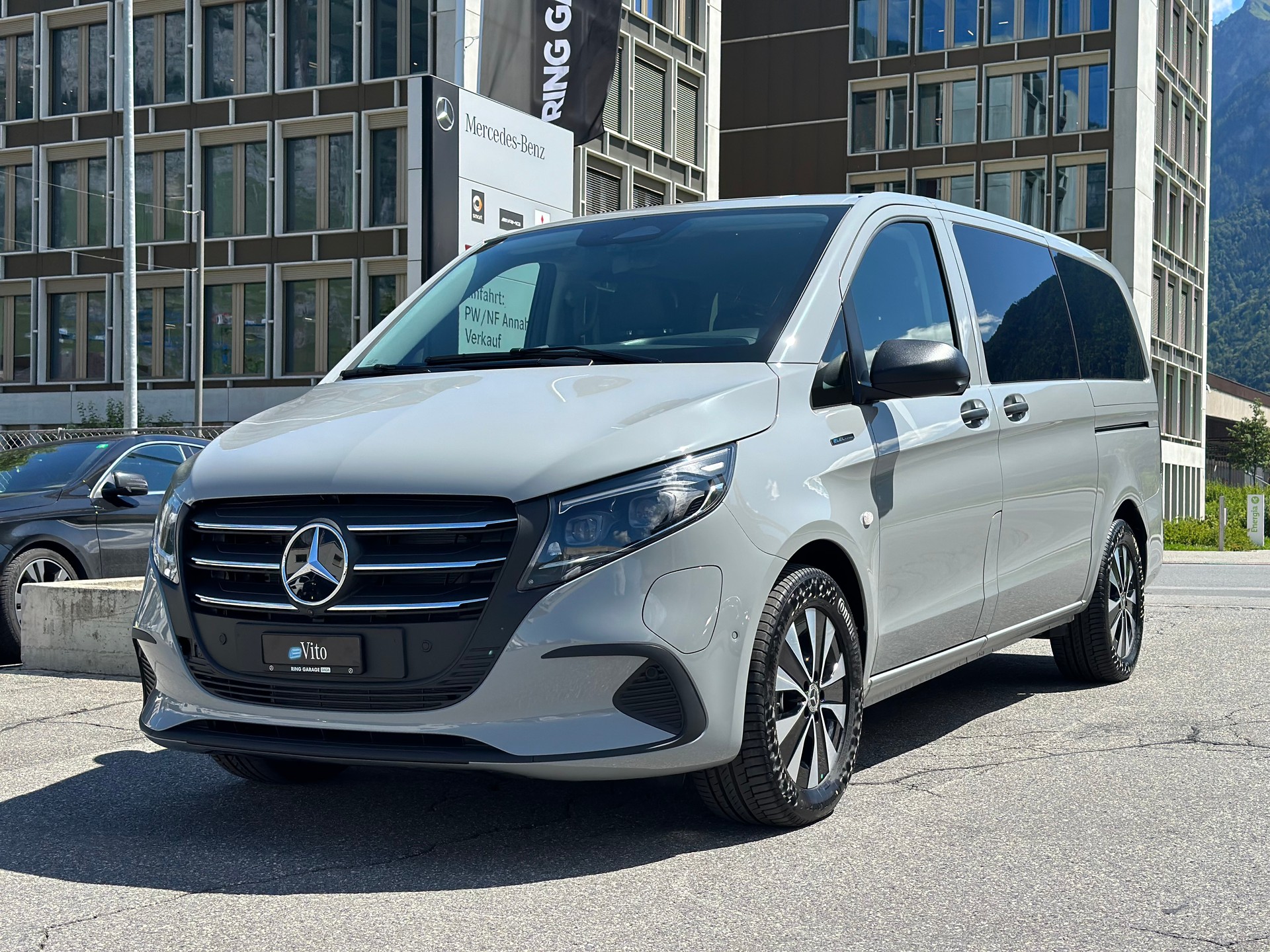 MERCEDES-BENZ eVito 129 KB TOURER PRO Lang 4x2-showroom-element-3
