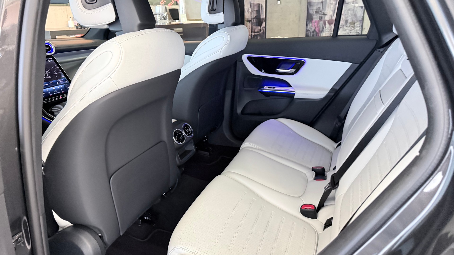 MERCEDES-BENZ GLC 200 AMG Line 4matic-image-15