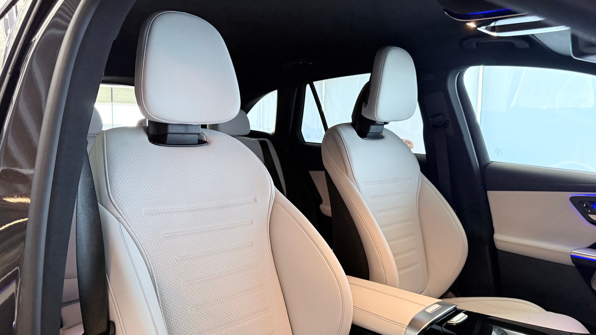 MERCEDES-BENZ GLC 200 AMG Line 4matic-showroom-element-1