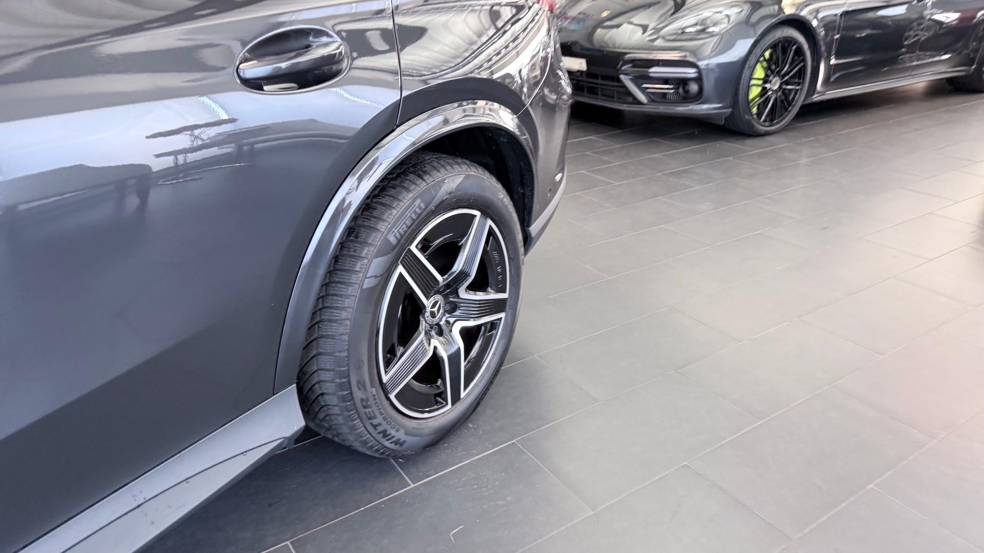 MERCEDES-BENZ GLC 200 AMG Line 4matic-image-16