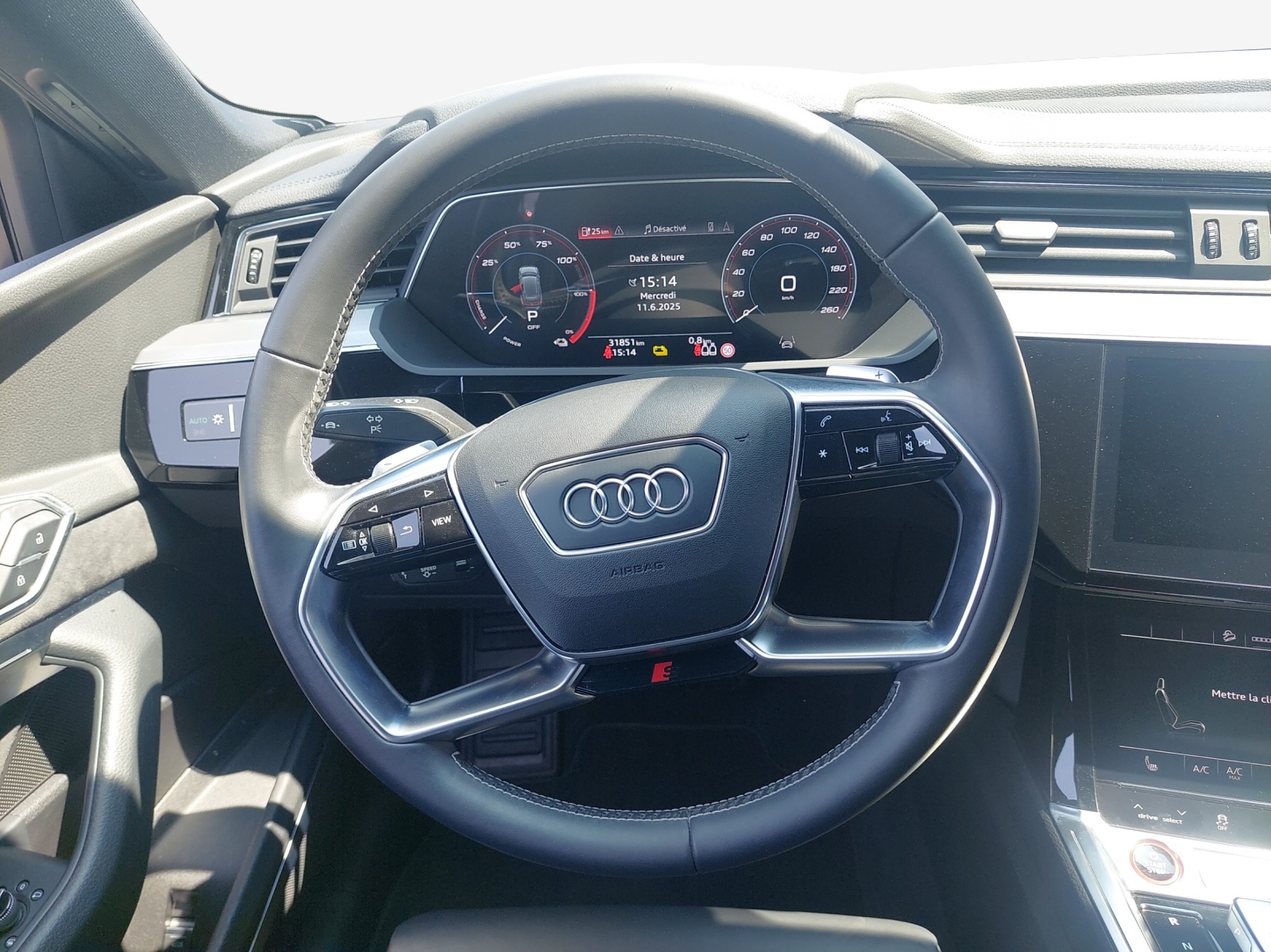 AUDI e-tron S Sportback quattro-image-10