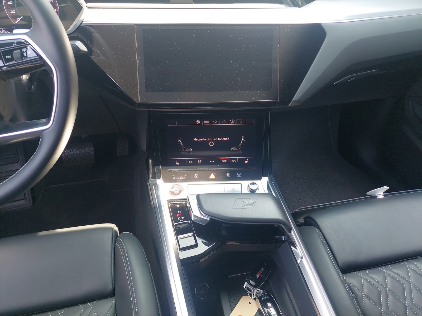 AUDI e-tron S Sportback quattro-image-11