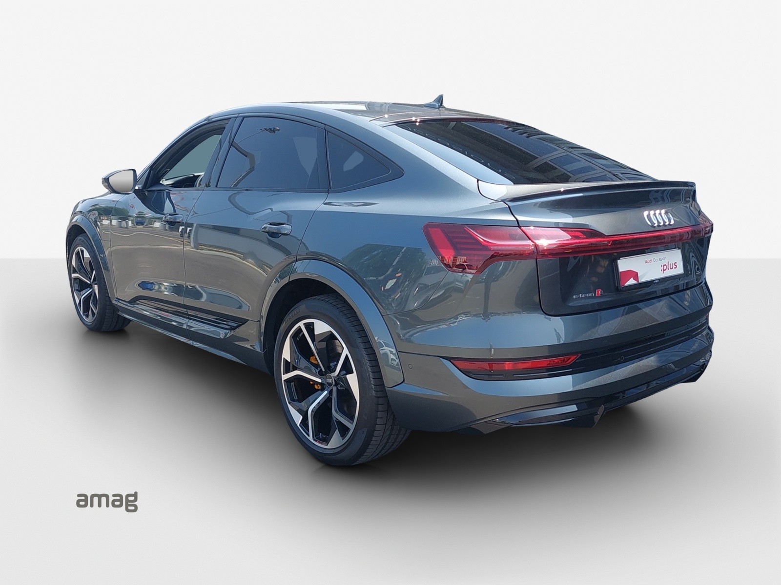AUDI e-tron S Sportback quattro-showroom-element-2
