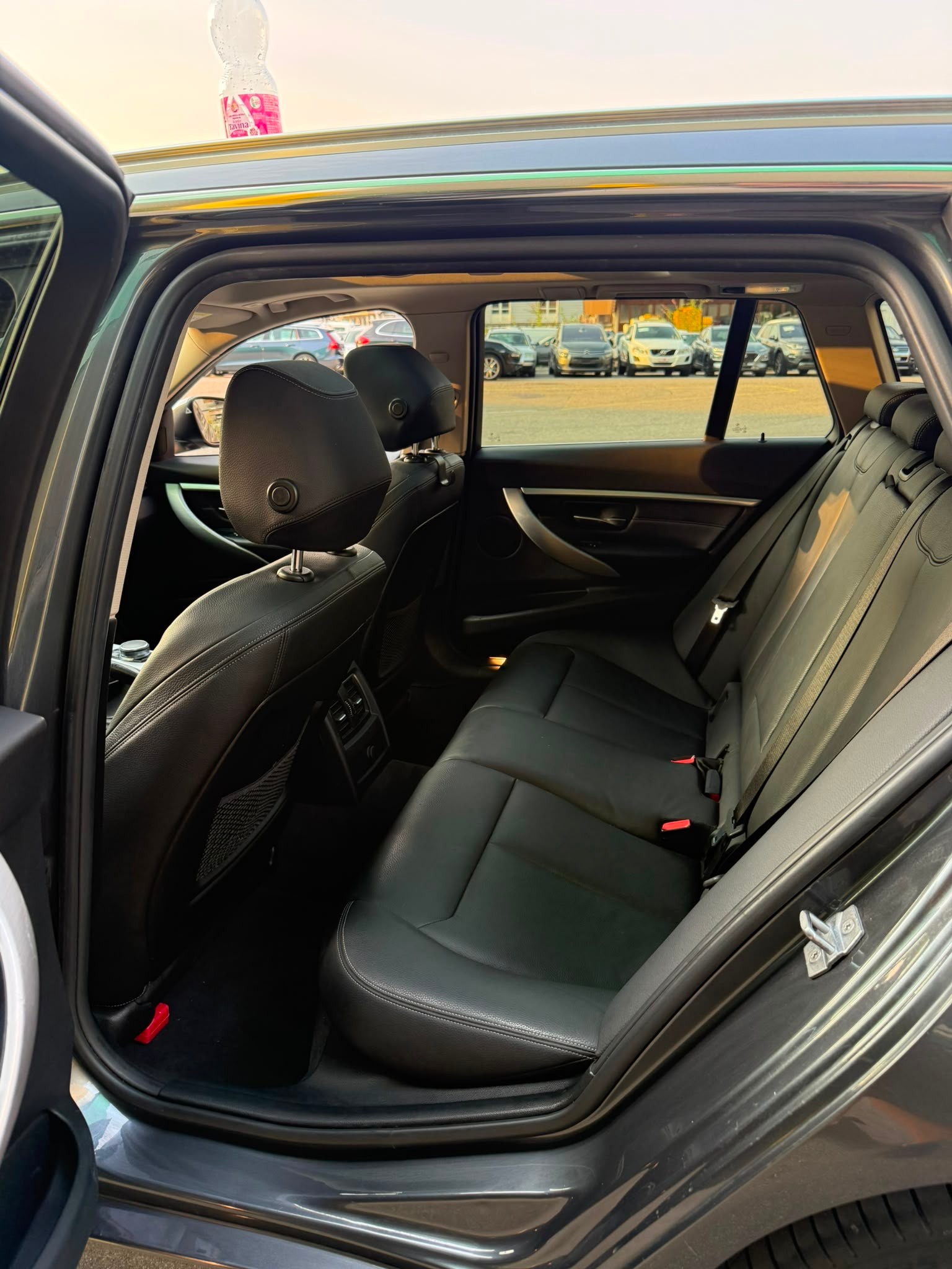 BMW 330i xDrive Touring Edition Luxury Line Steptronic-image-12