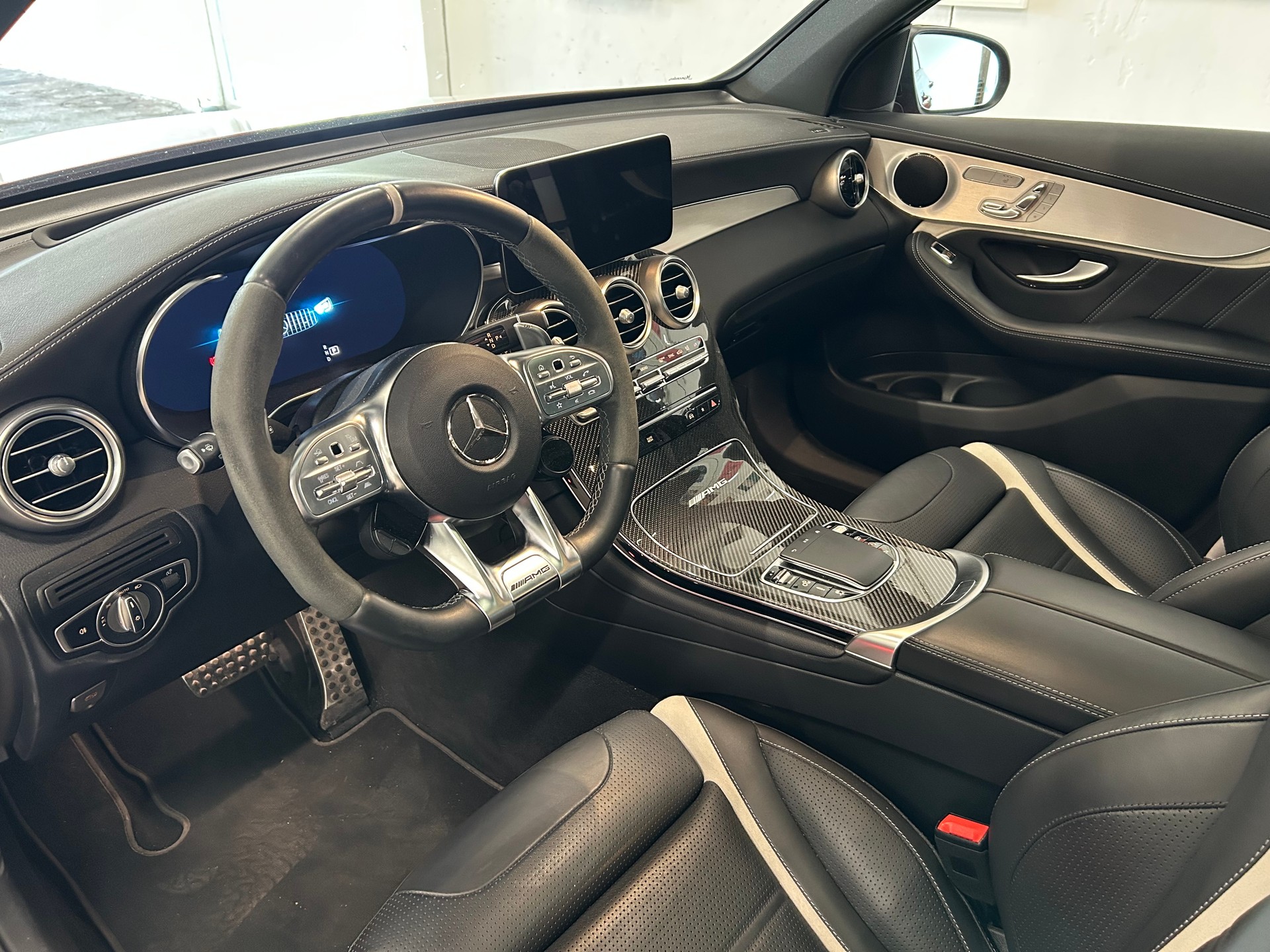 MERCEDES-BENZ GLC 63 S AMG 4Matic 9G-Tronic-image-7