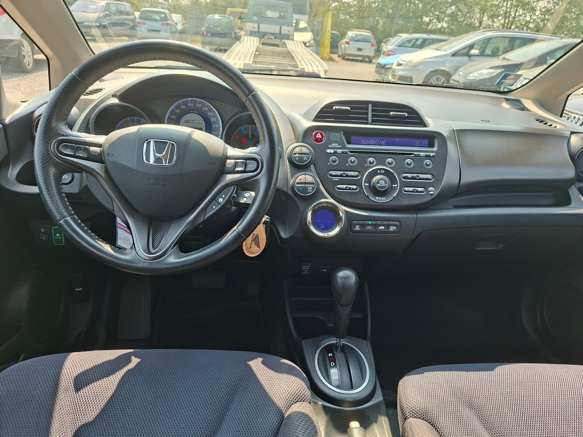 HONDA Jazz 1.3i Hybrid Exclusive CVT-image-3