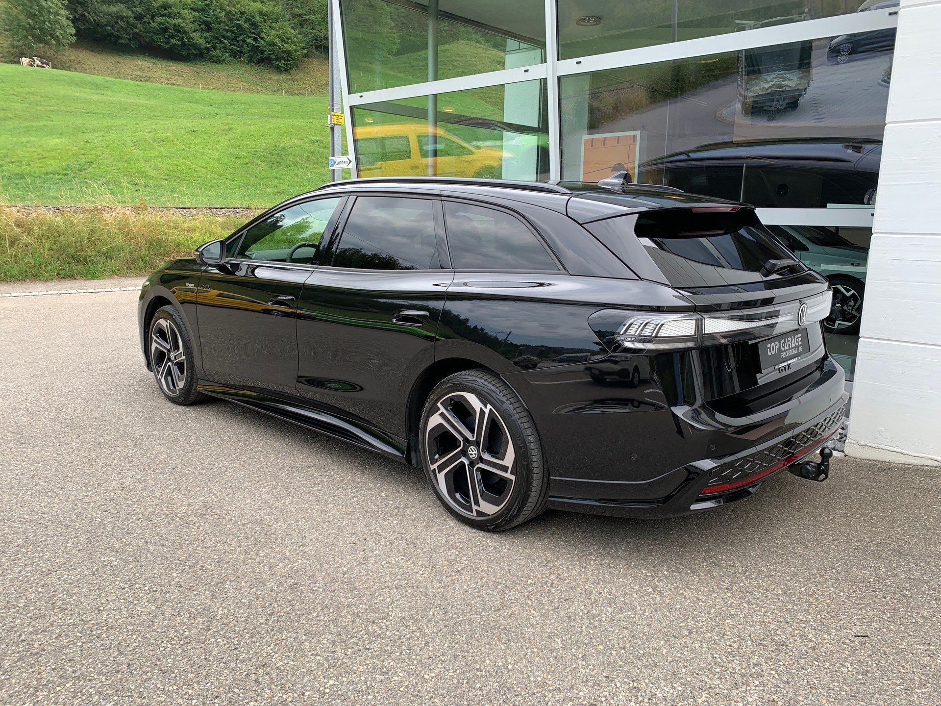 VW ID.7 Tourer GTX 86 kWh GTX United 4 Motion-image-4