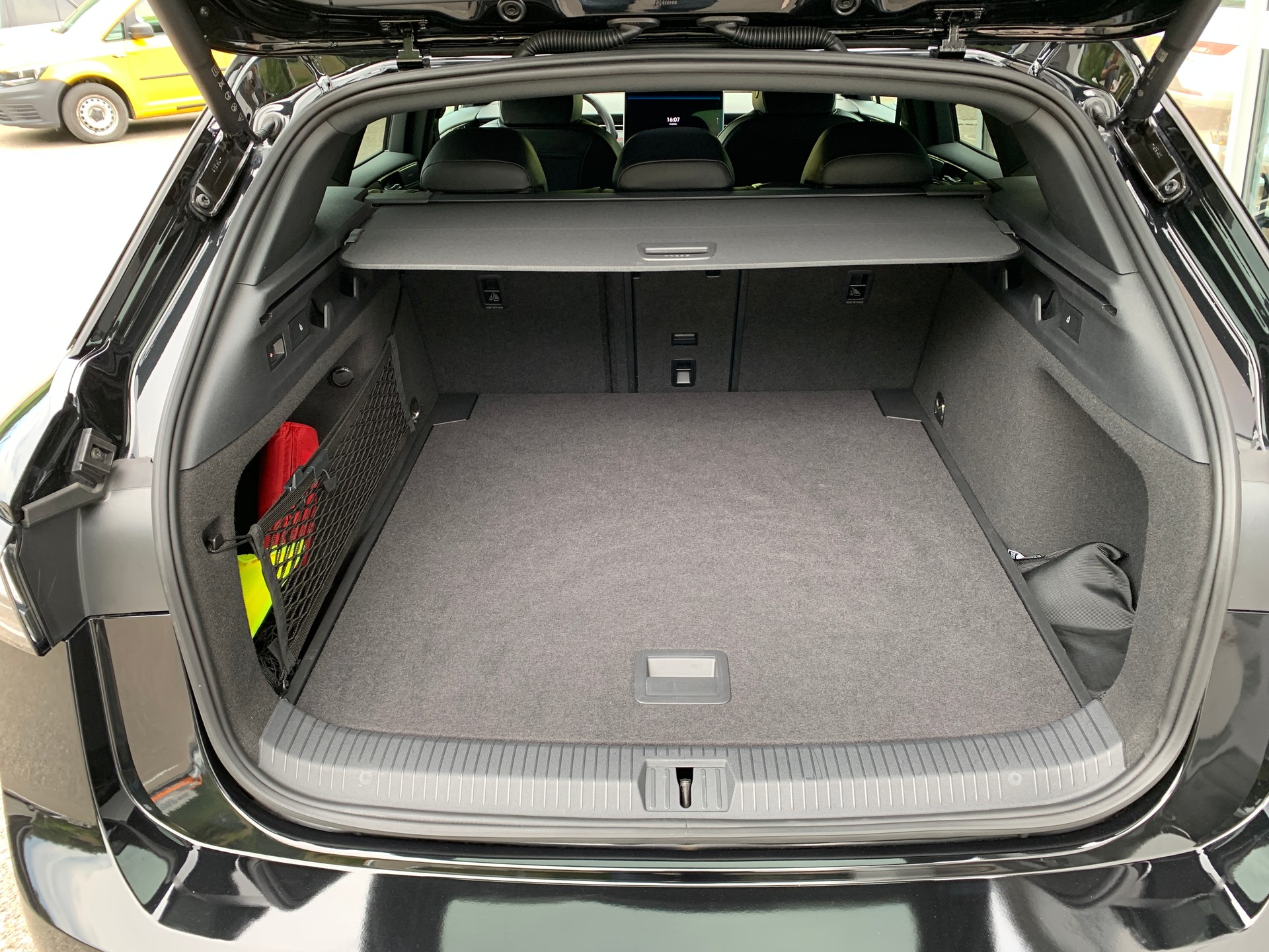 VW ID.7 Tourer GTX 86 kWh GTX United 4 Motion-image-19