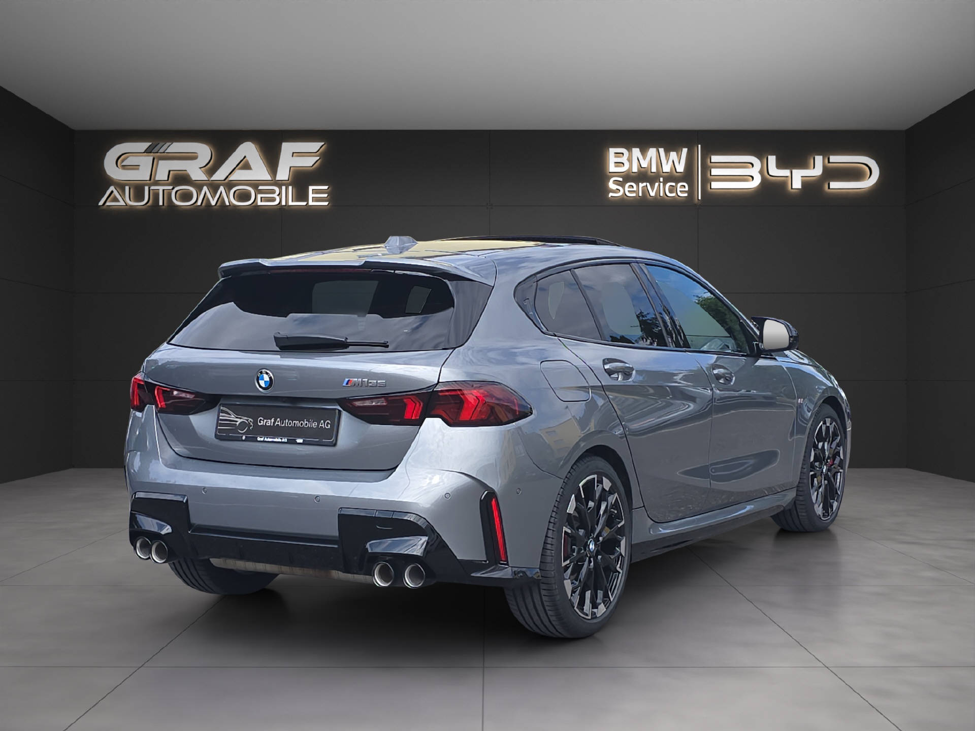 BMW M135 xDrive M Sport PRO ** 5 Jahre GARANTIE // 80'350 CHF Neupreis **-image-4
