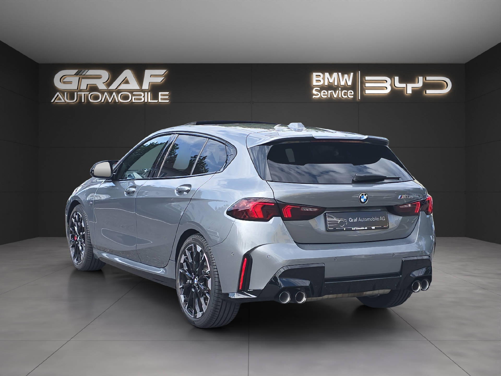 BMW M135 xDrive M Sport PRO ** 5 Jahre GARANTIE // 80'350 CHF Neupreis **-image-6