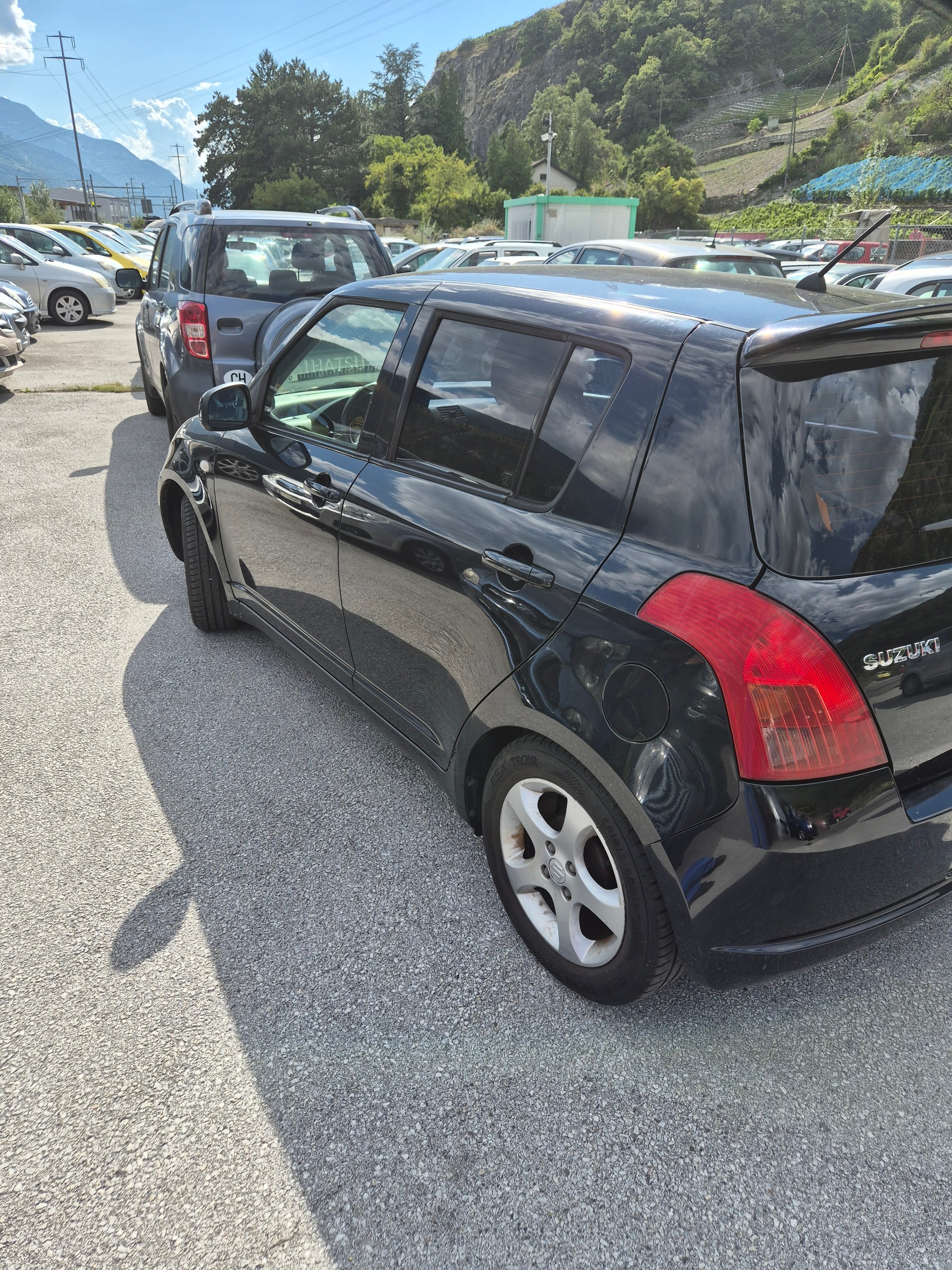 SUZUKI Swift 1.3i 16V GL Top-image-2