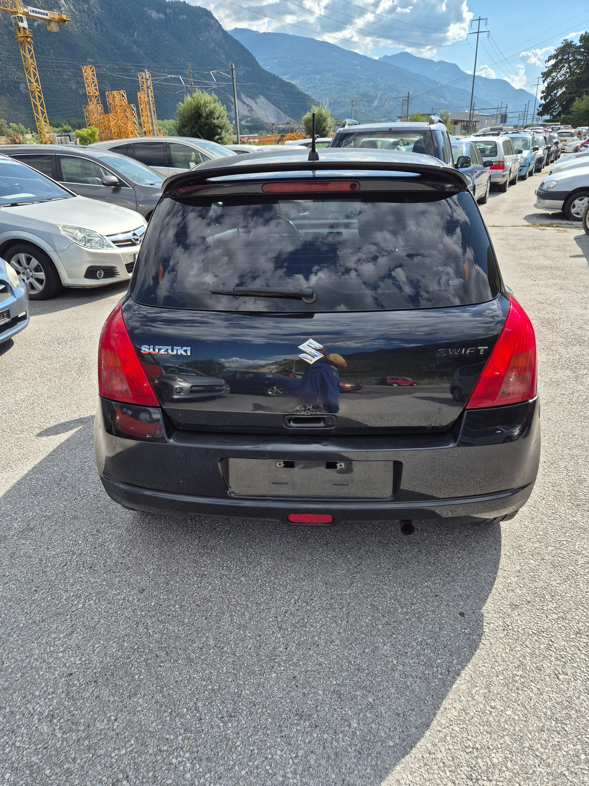 SUZUKI Swift 1.3i 16V GL Top-image-1