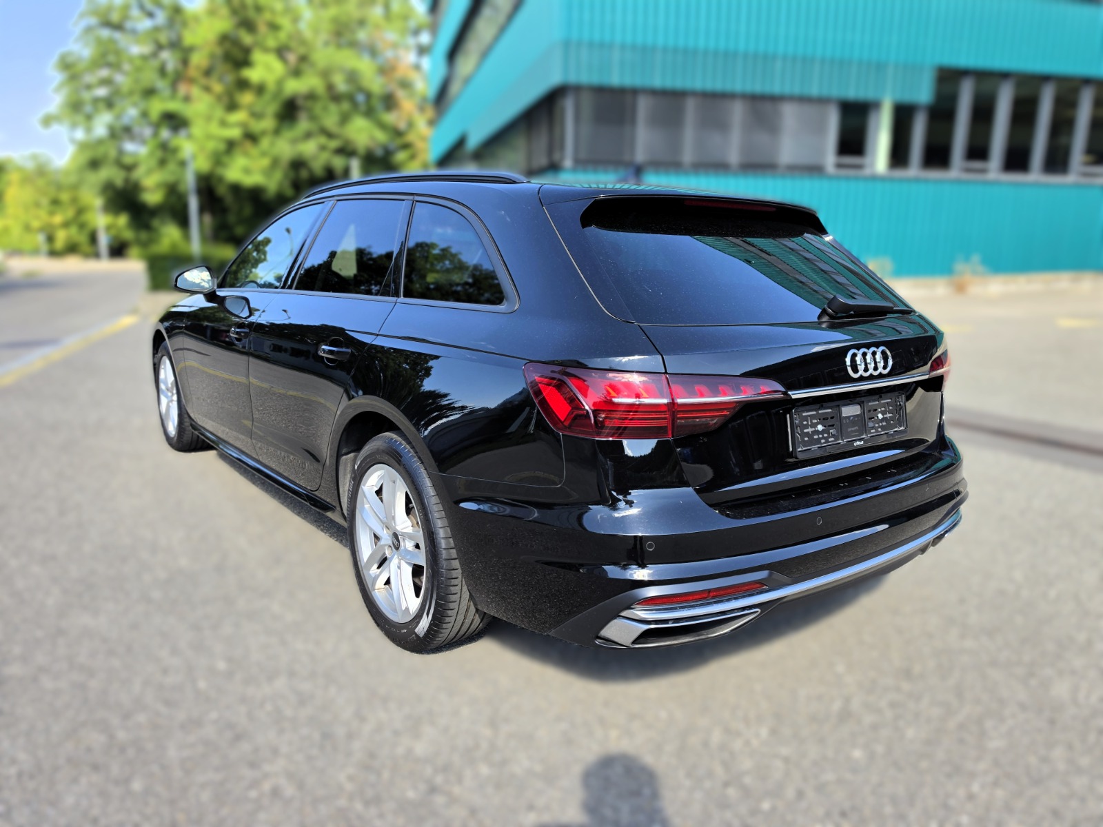 AUDI A4 Avant 35 TDI advanced S-tronic-image-2