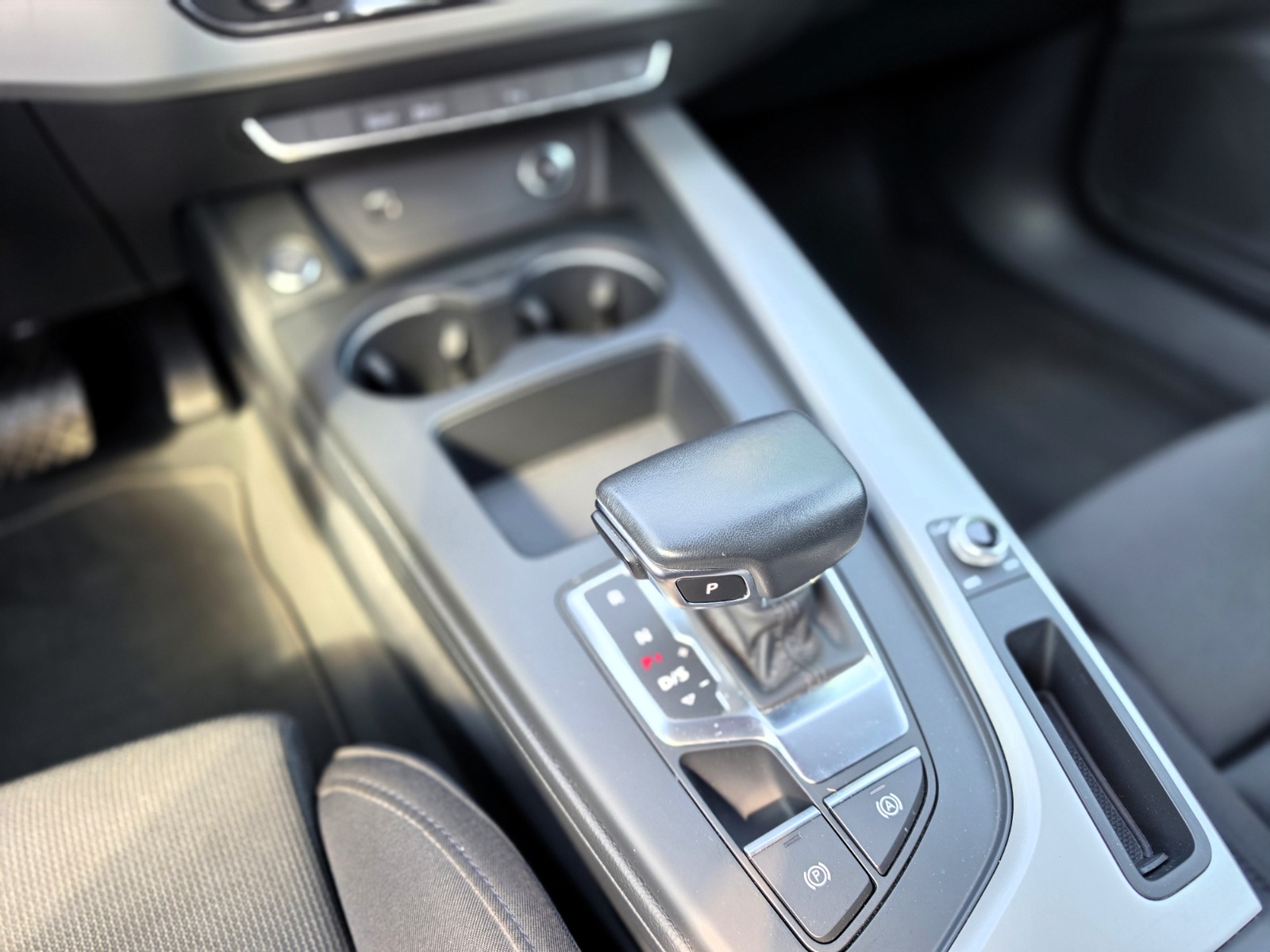 AUDI A4 Avant 35 TDI advanced S-tronic-image-11