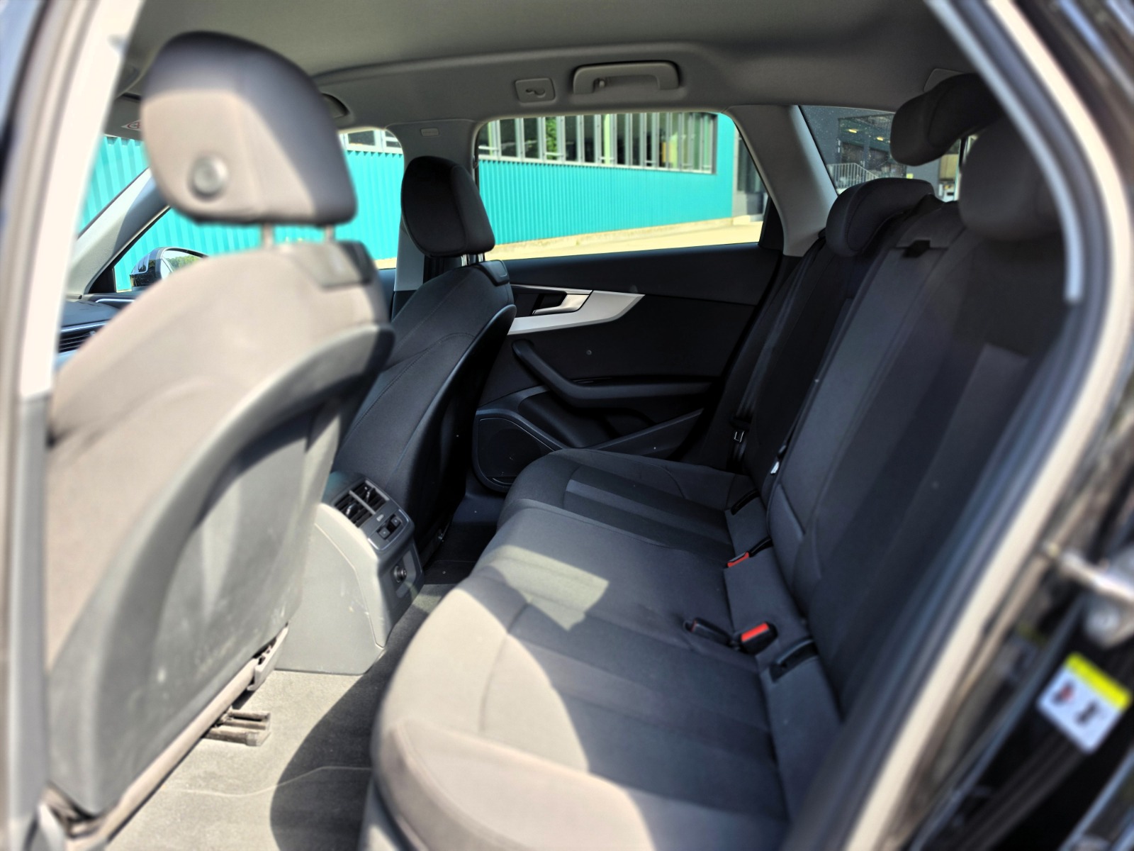 AUDI A4 Avant 35 TDI advanced S-tronic-image-12