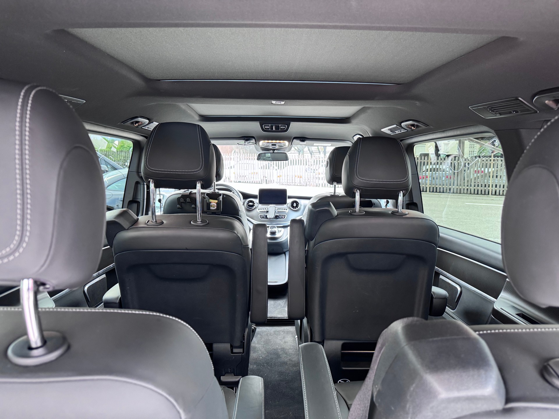 MERCEDES-BENZ V 300 d lang Avantgarde 4Matic 9G-Tronic-image-11